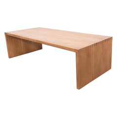DADA Est. Mesa baja contemporánea de roble macizo