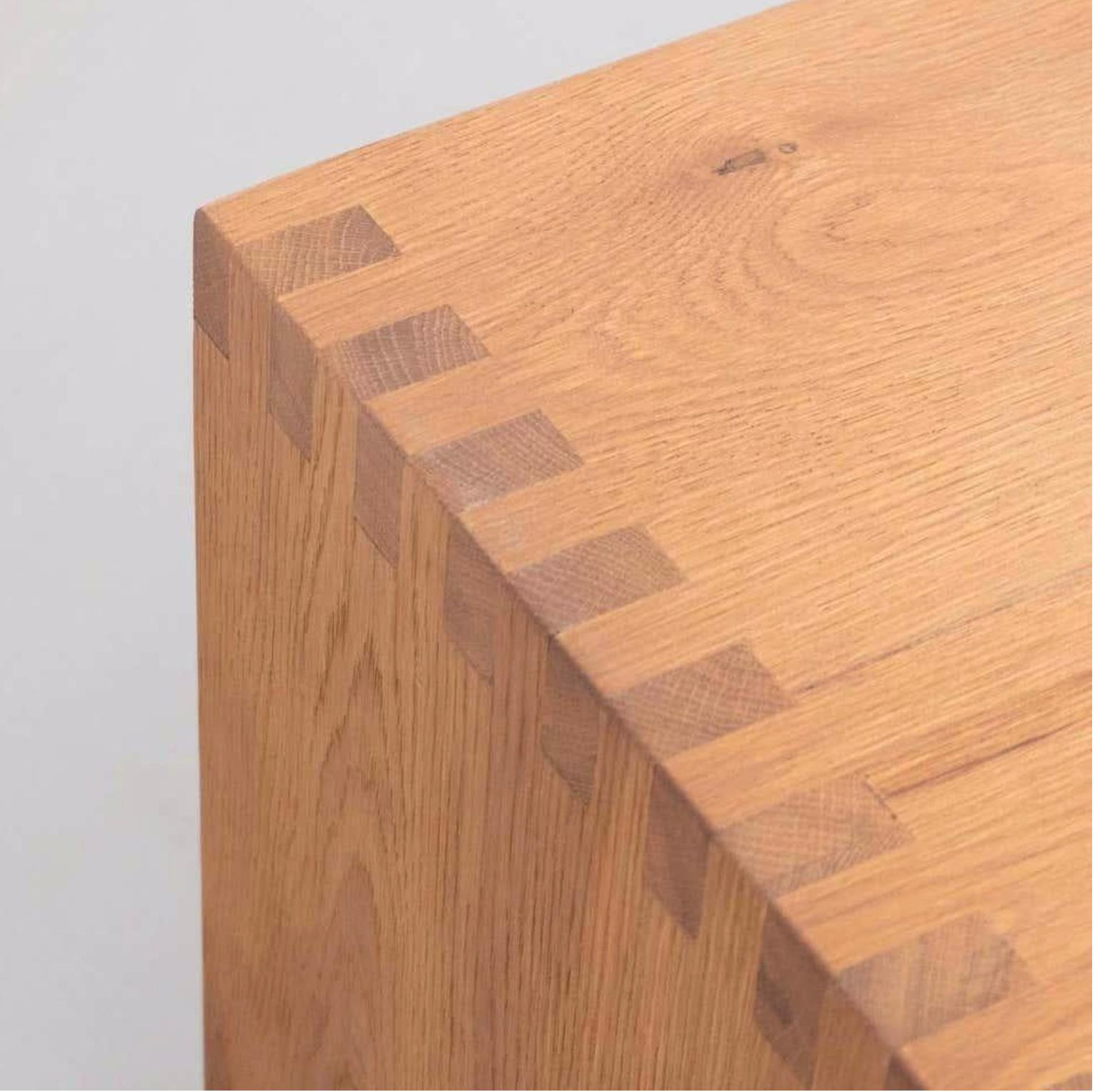 DADA est. Tavolo Oak: Un capolavoro contemporaneo dall'influenza senza tempo in vendita 1
