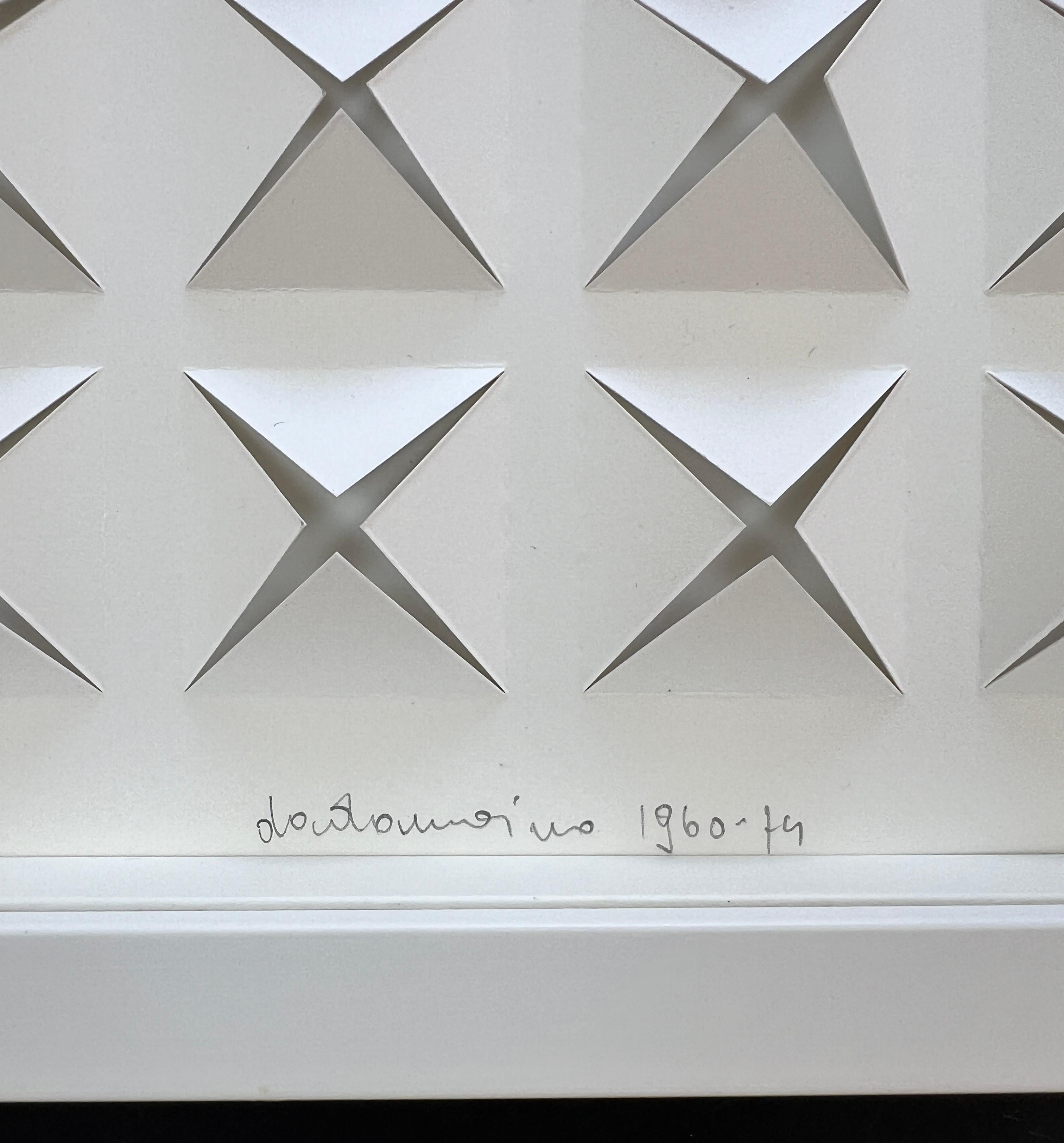 Dadamaino ( 1930 - 2004 ) signé à la main Papier perforé 1974 1