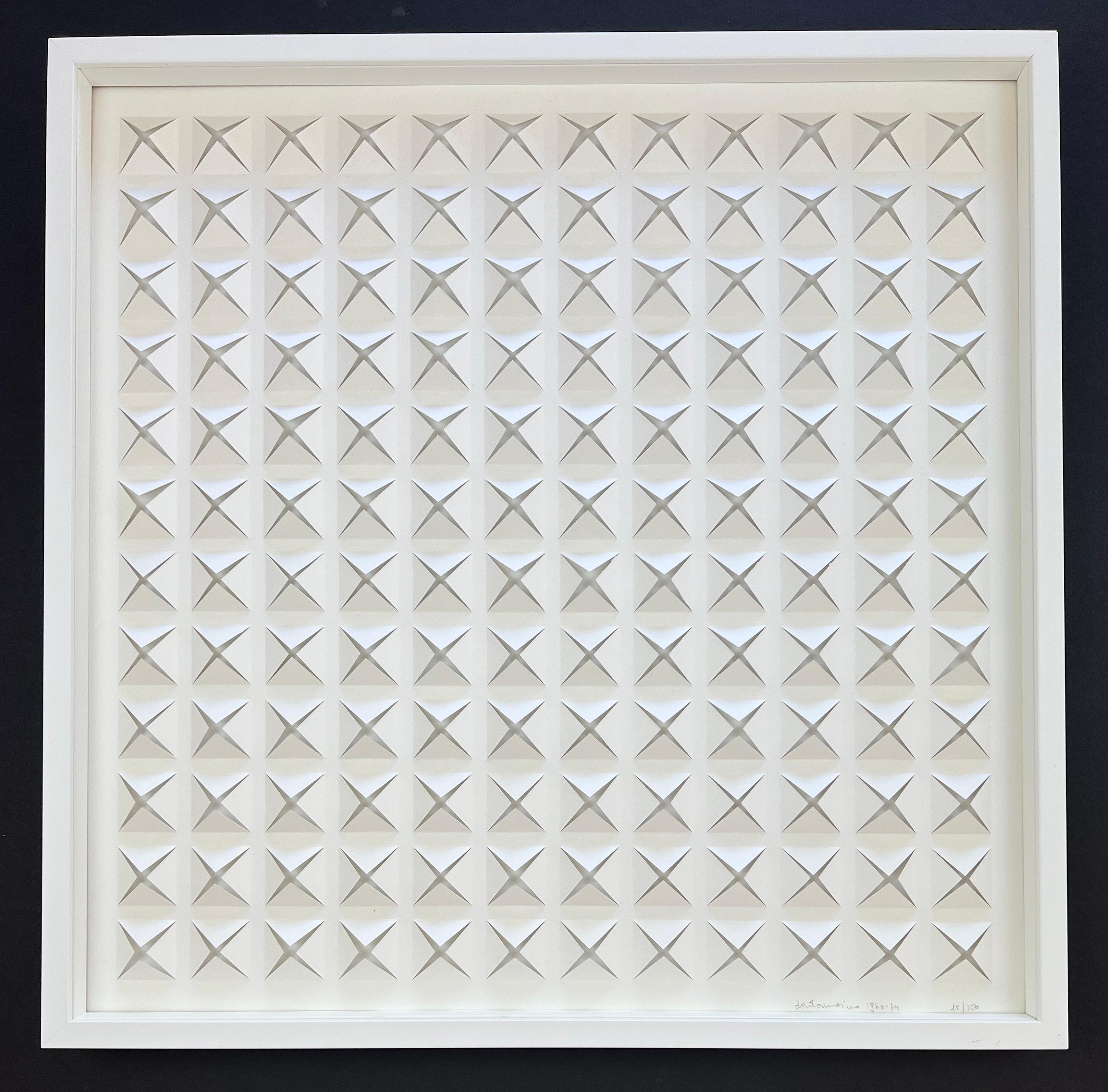 Dadamaino ( 1930 - 2004 ) signé à la main Papier perforé 1974 4