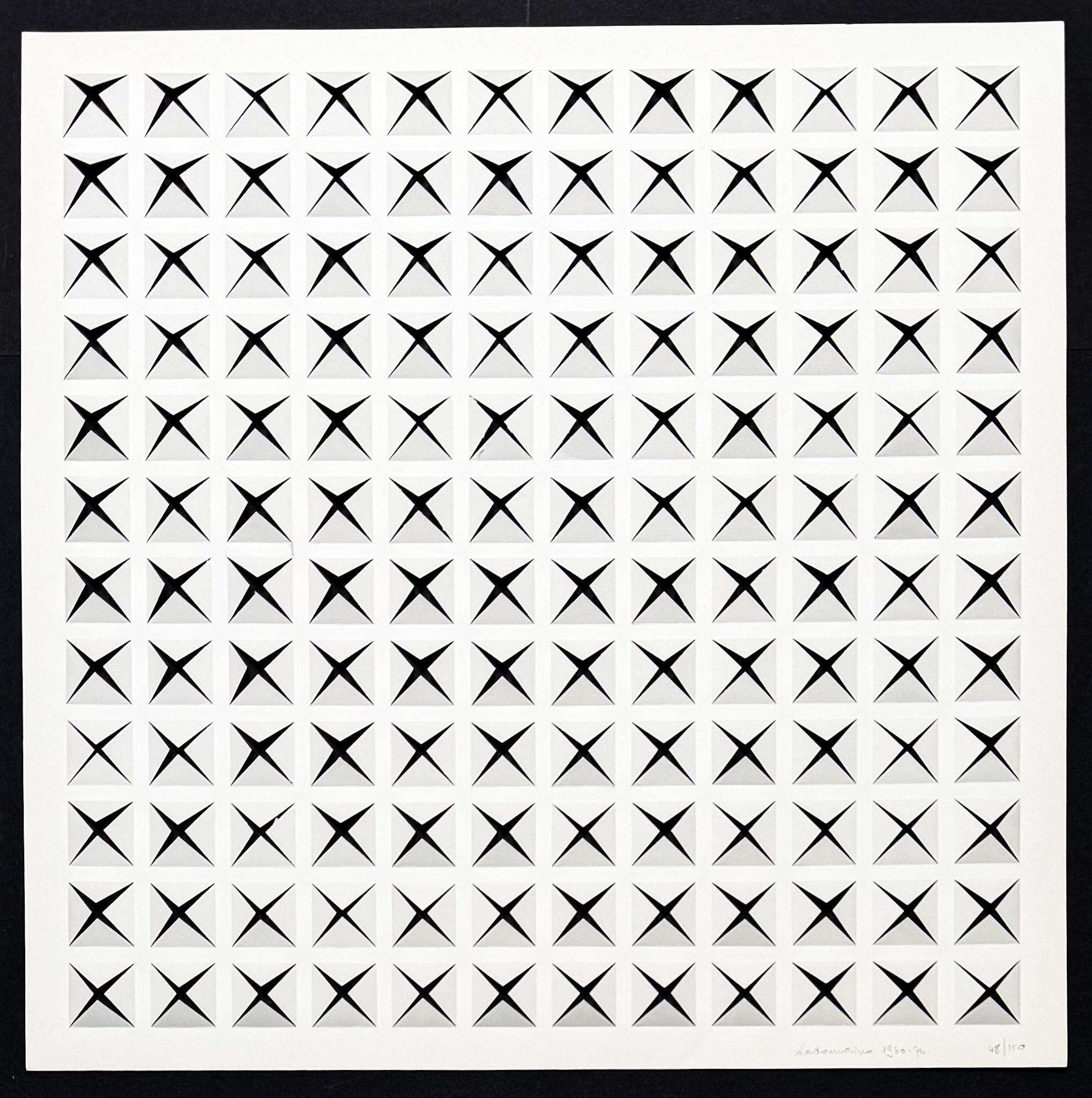 Punched paper, edited in 1974
Limited edition in 150 copies, numbered 48/150
Hand-signed, numbered and dated 1960 - 74 in pencil by artist in lower right corner
Paper size (or piece size) : 50 x 50 cm

Very good conditions
A regular certificate of