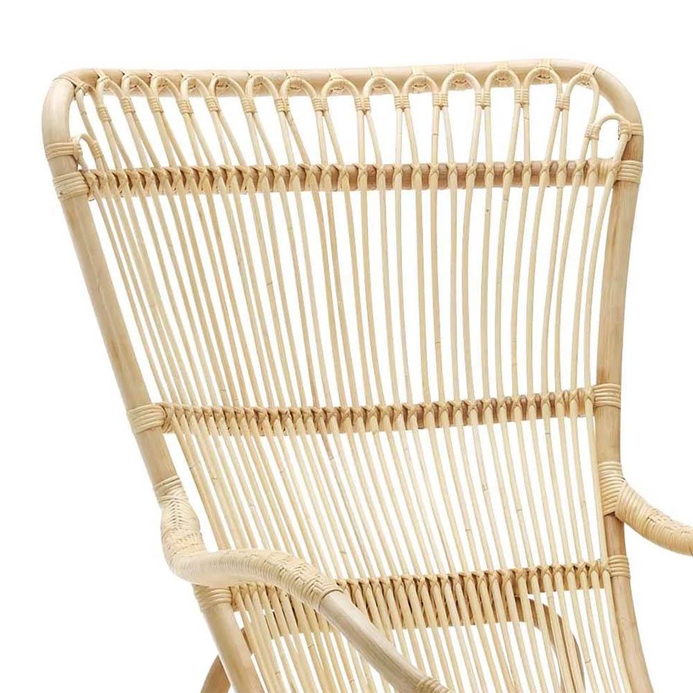 Il papà delle poltrone ha fatto all in 
Rattan naturale trasparente.