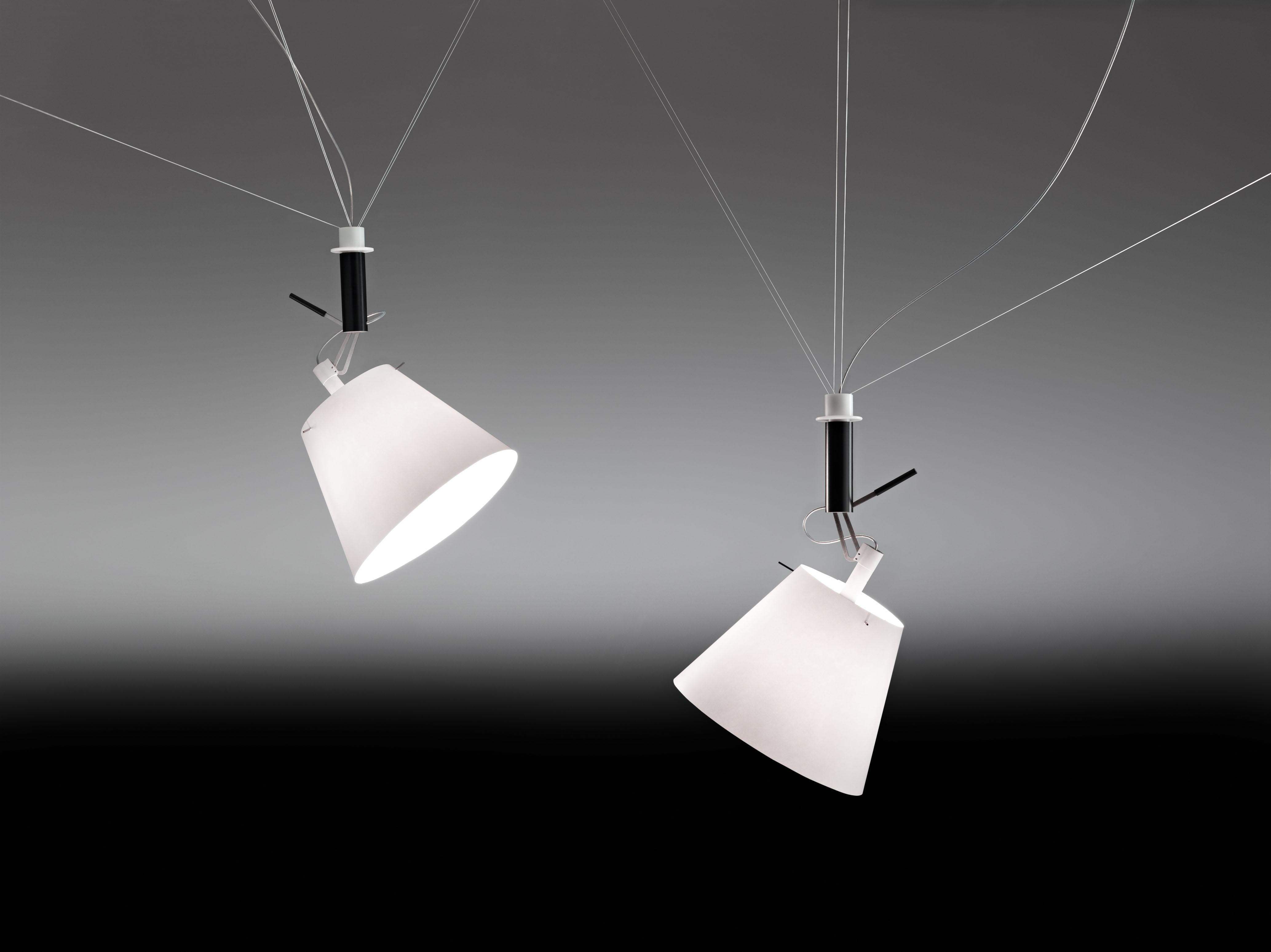 Da+Dort is a suspension fixture supported by 3 cables that can be mounted at any position to create a unique installation with endless possibilities for getting light into hard to reach places. 

Da+Dort is is made from paper, stainless steel,