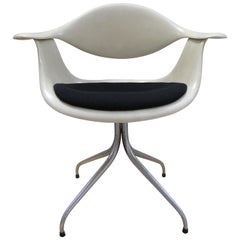 DAF Swag Leg Fibreglass Chair by George Nelson for Herman Miller