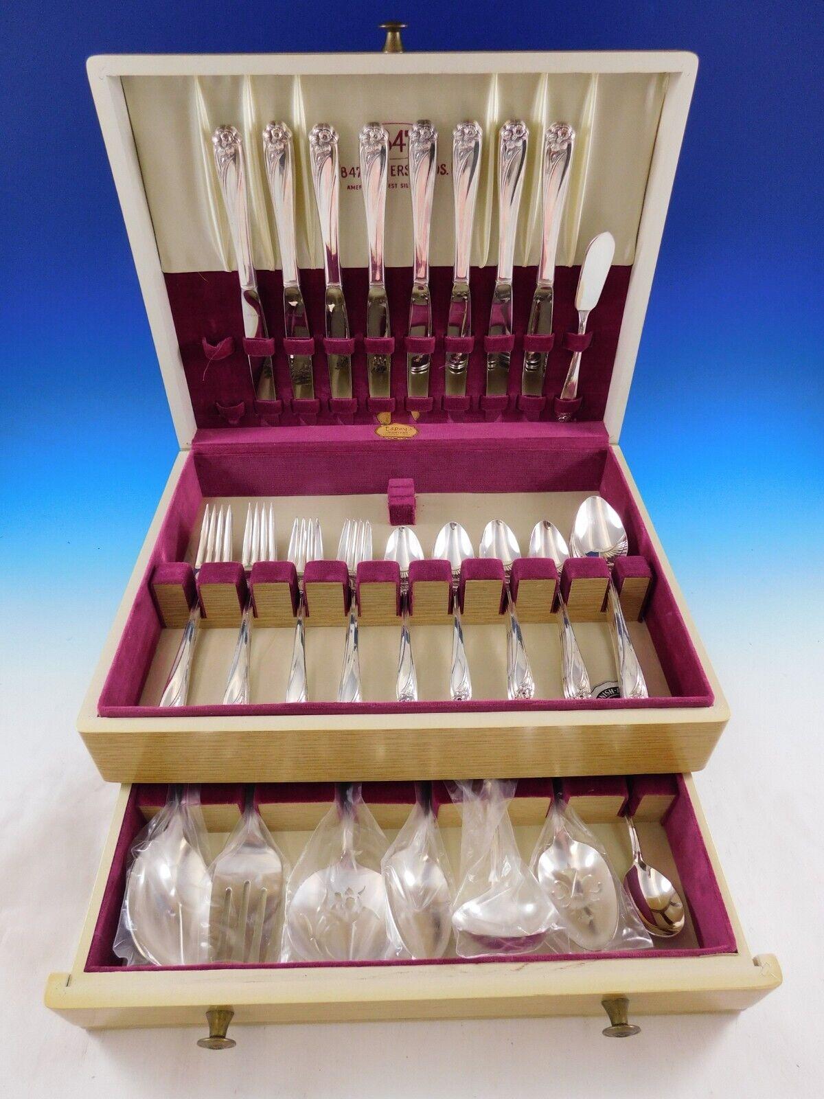 Daffodil by 1847 Rogers Silverplate Flatware set, 57 pieces. This is a highly collectible pattern. This set includes:

8 Dinner Knives, 9 1/2