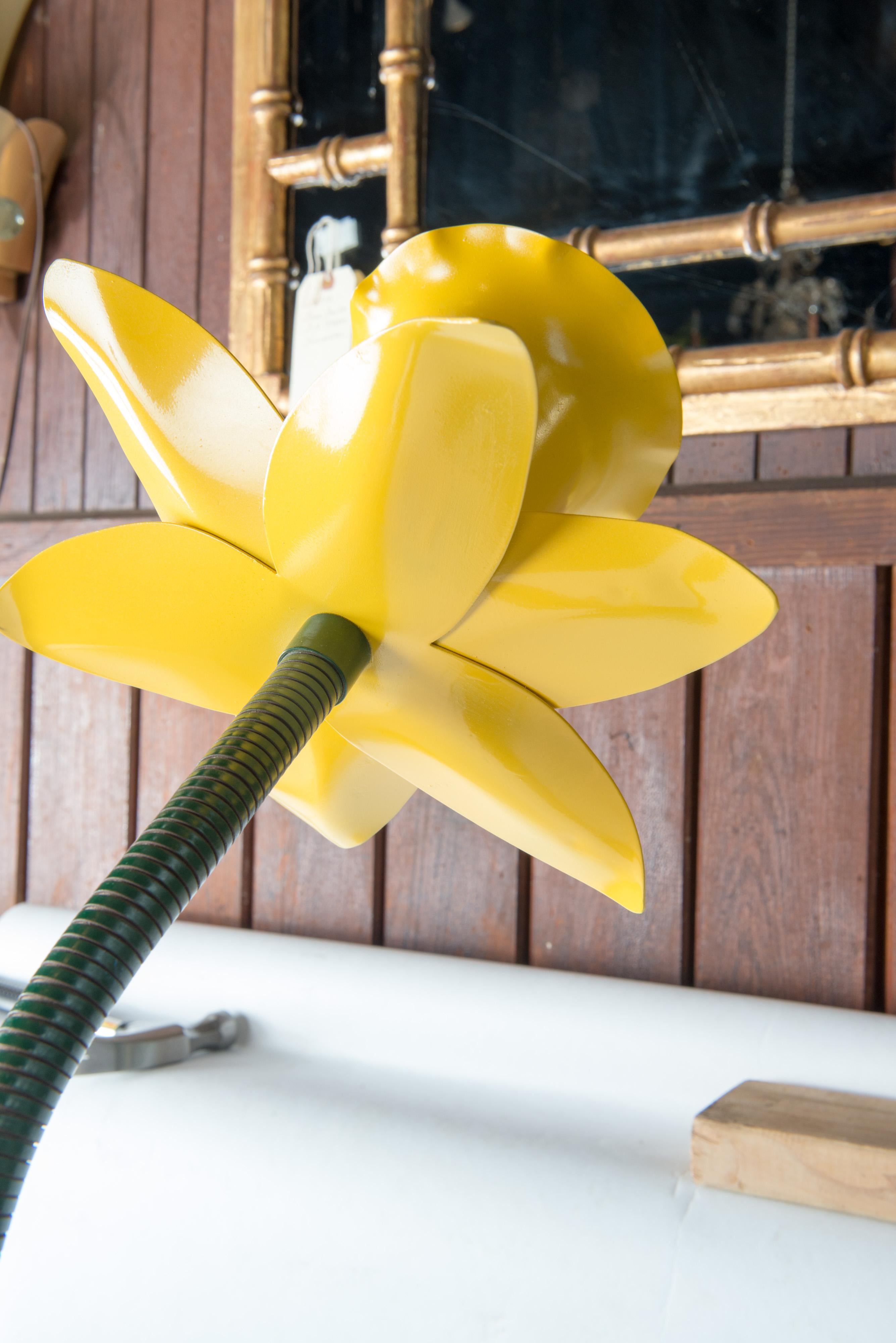 Daffodil Floor Lamp 2