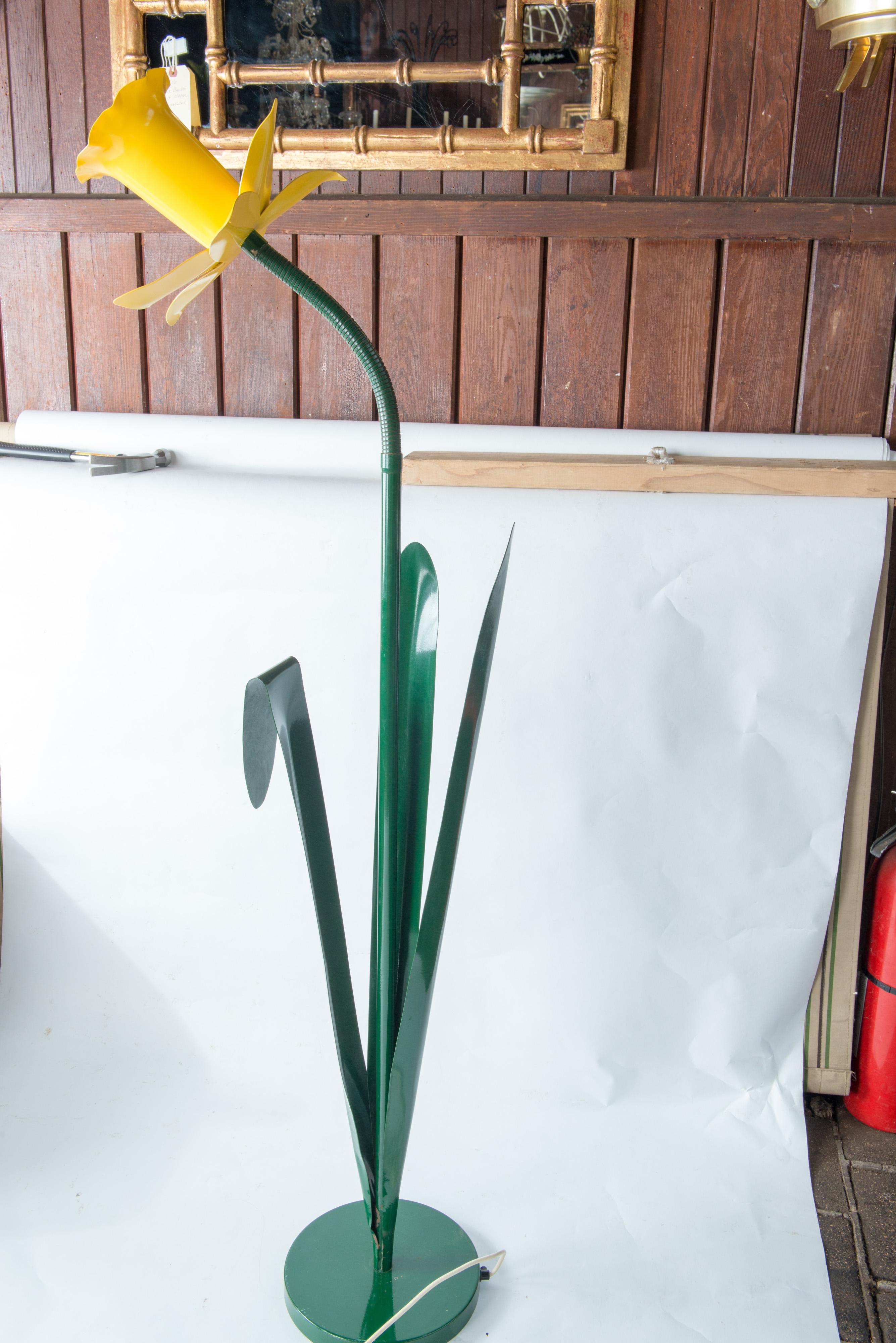 Daffodil Floor Lamp 3