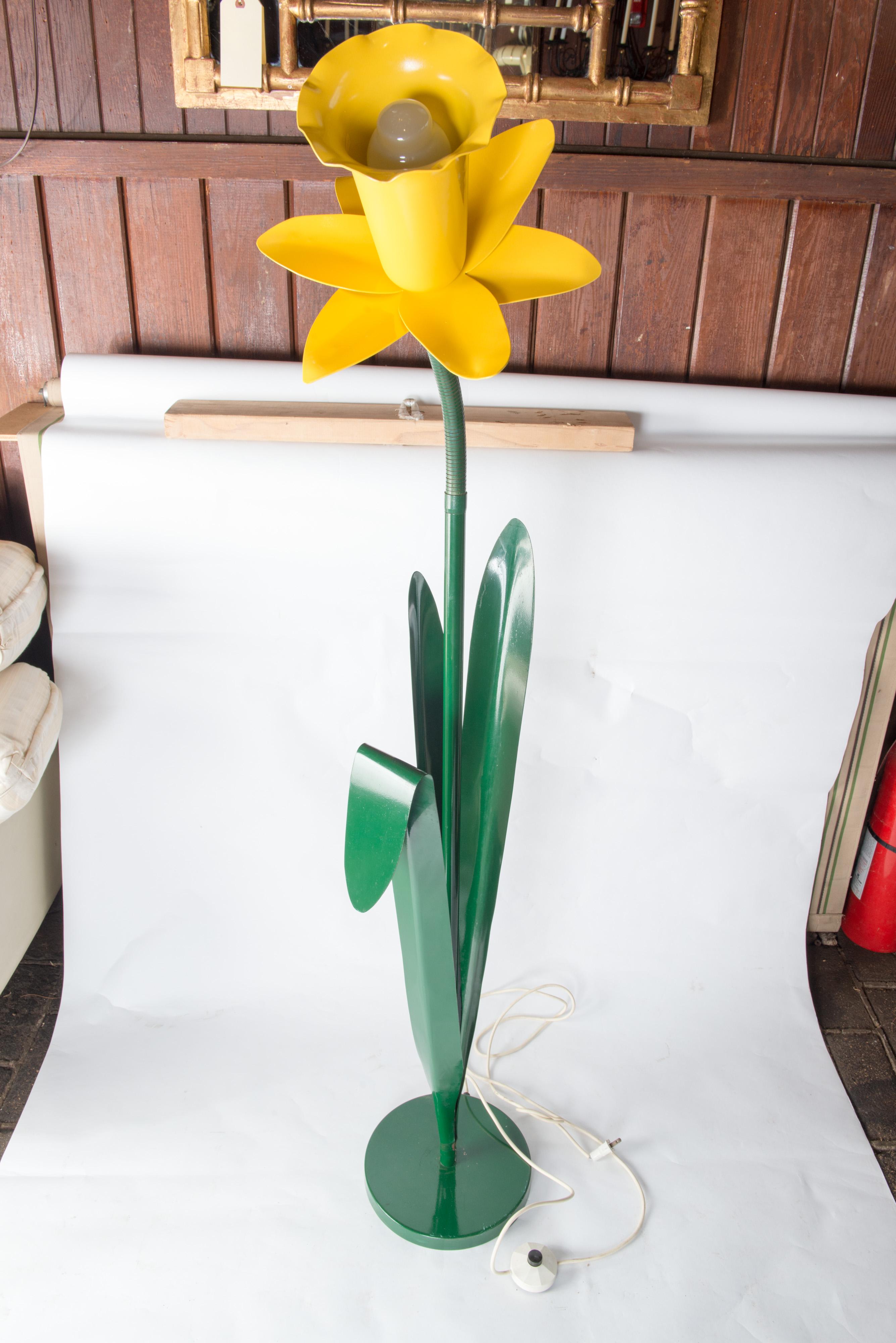 Daffodil Floor Lamp 4