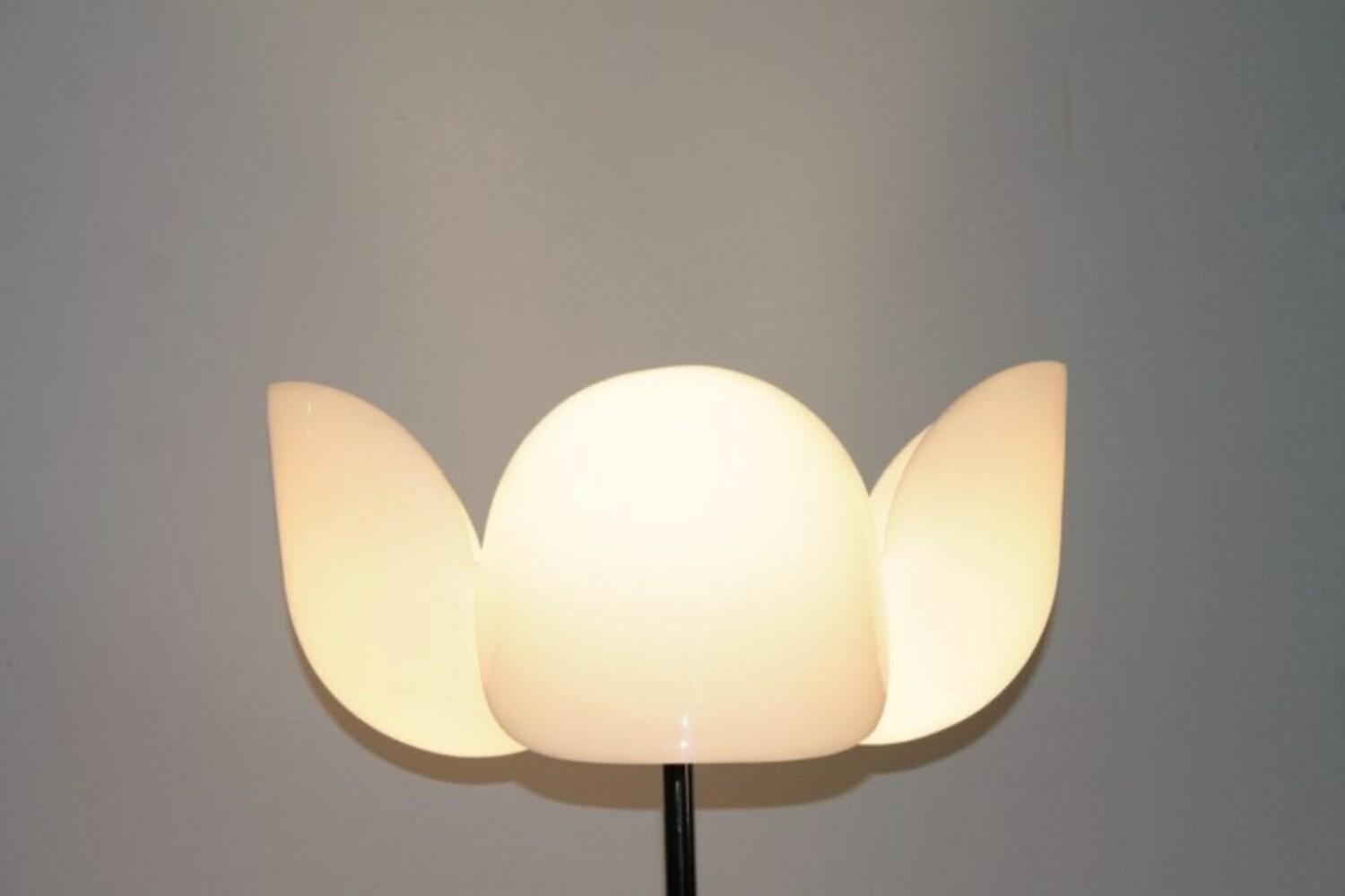 Dafne Floor Lamp by Olaf von Bohr for Valenti Luce, 1970s In Good Condition For Sale In Palermo, Palermo
