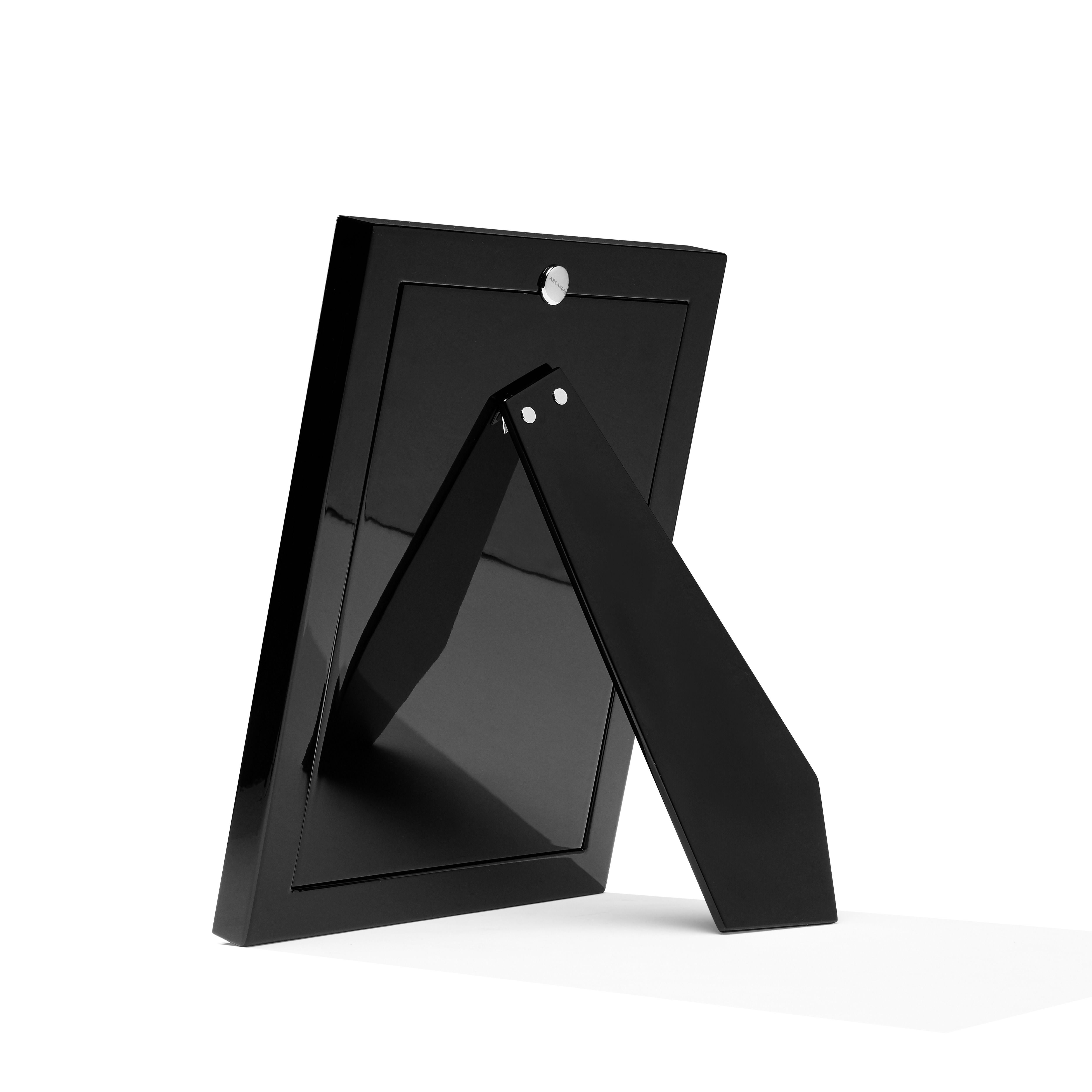 Dafne Picture Frame in Corno Italiano and Glossy Black Lacquered Wood, Mod. 873 In New Condition For Sale In Recanati, Macerata