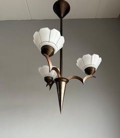 Top Art Deco Chandelier, Stunning Design, Flower Shape with Finest Glass Shades