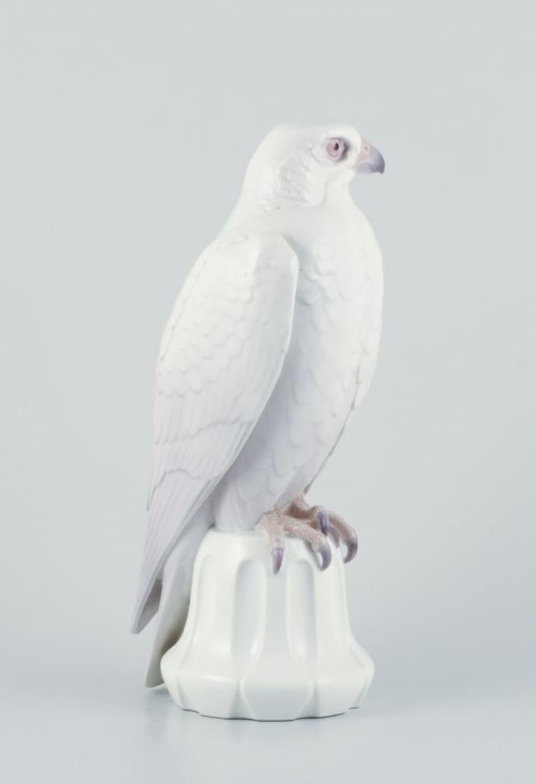 Danish Dahl Jensen, Bing & Grøndahl. Impressive porcelain figurine of Icelandic falcon For Sale