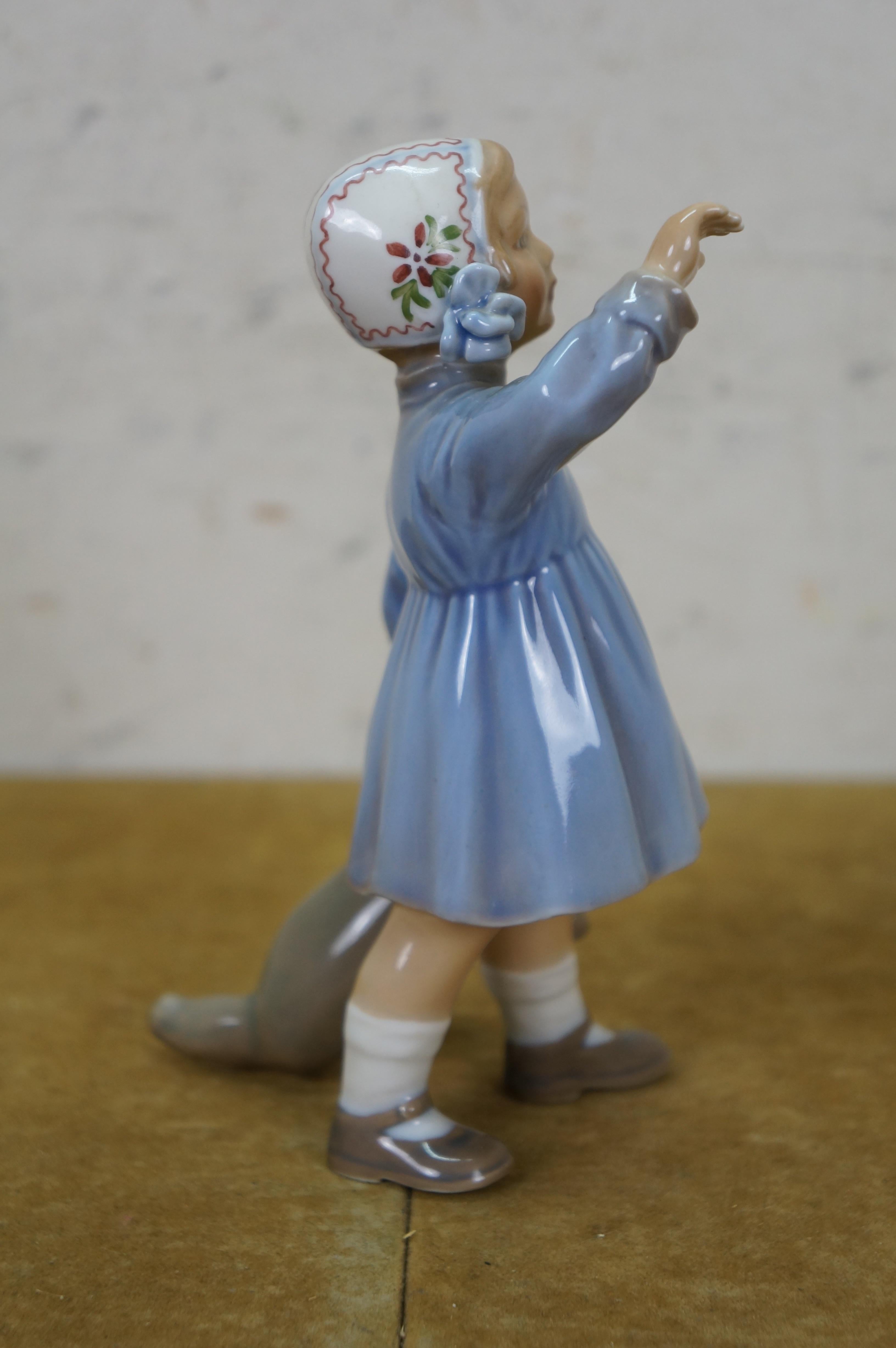 20th Century Dahl Jensen Denmark #1152 Porcelain Girl with Teddy Bear Figurine 6