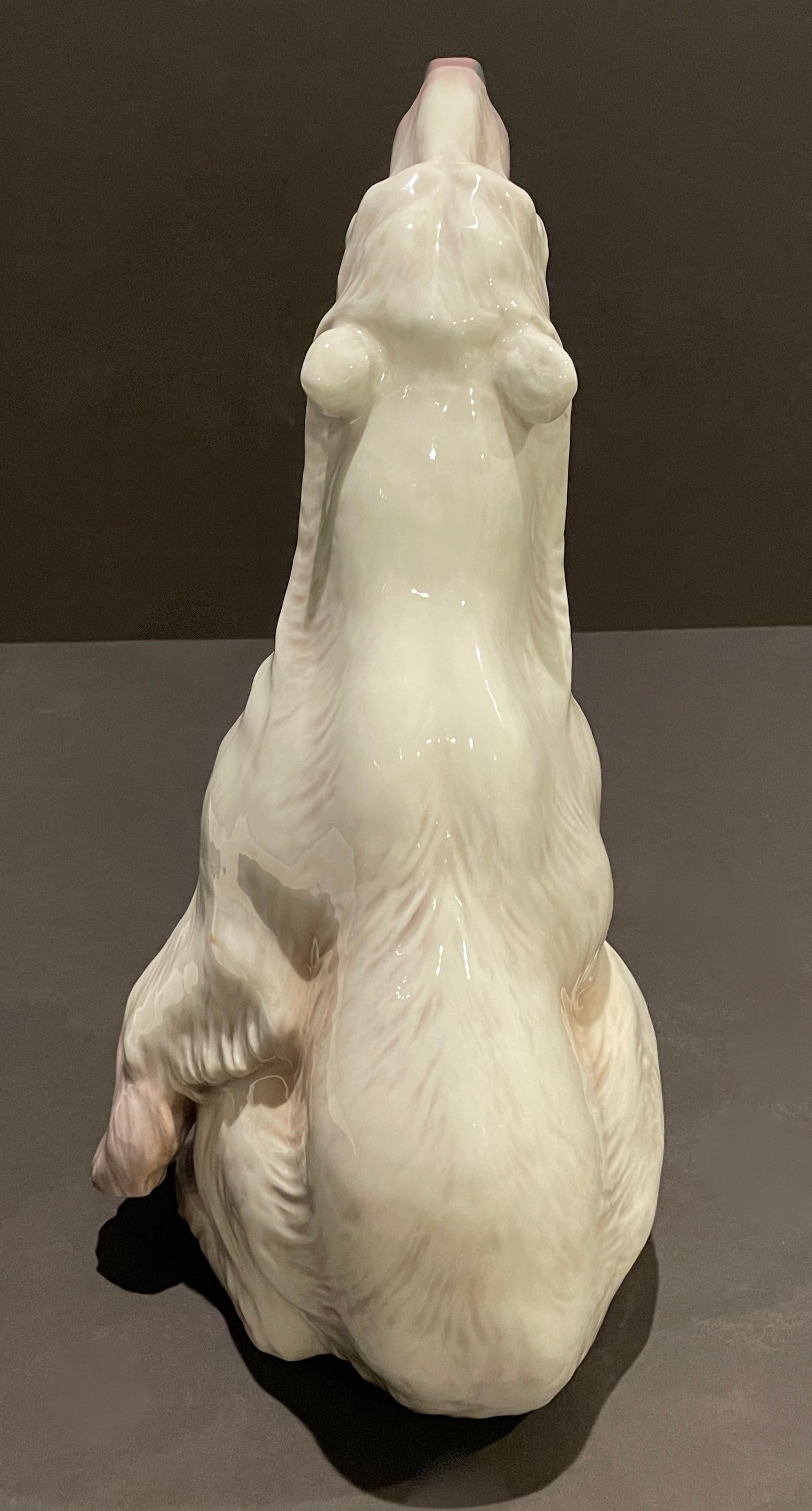 Dahl Jensen Porcelain Figure of a Polar Bear In Good Condition For Sale In Norwood, NJ