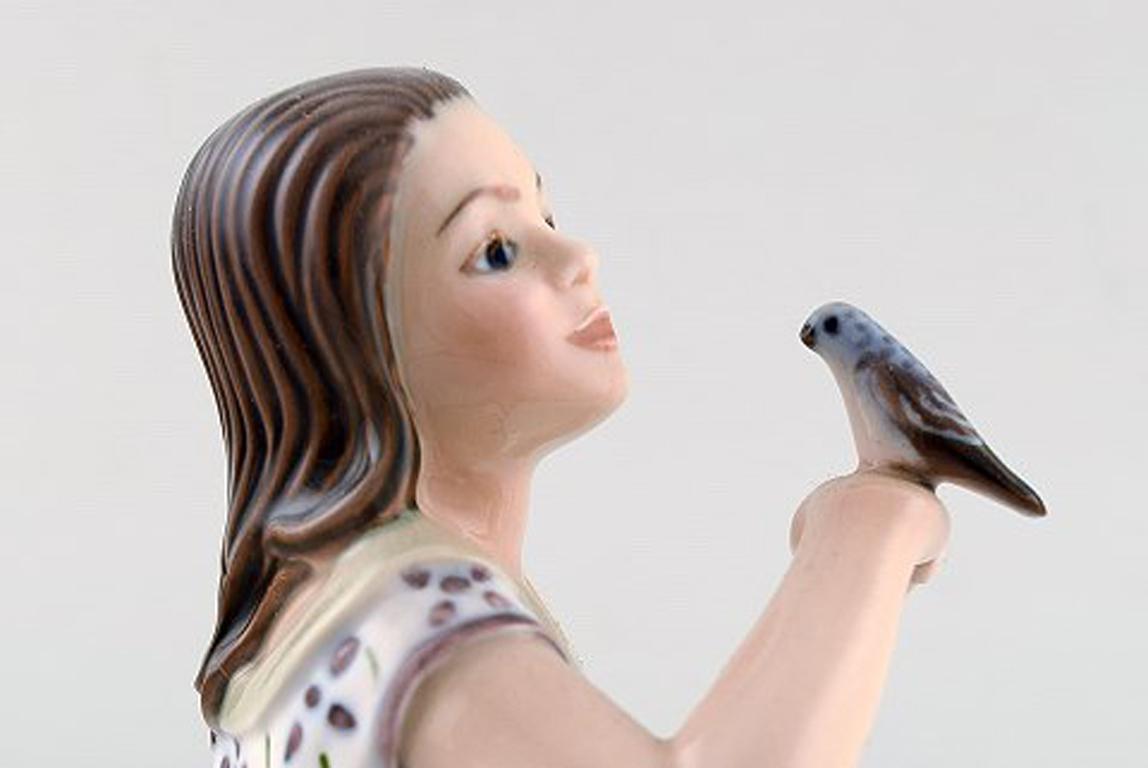 Danish Dahl Jensen Porcelain Figurine. Girl with Bird. Model Number 1366