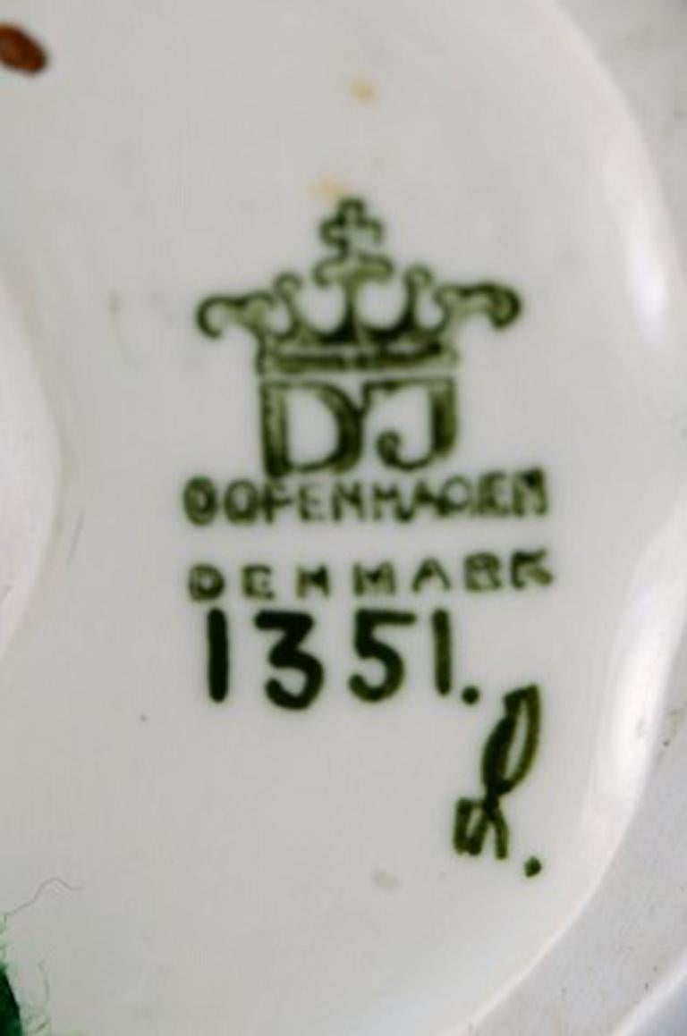Dahl Jensen Porcelain Figurine, Girl with Mirror, Model Number 1351 In Good Condition In Copenhagen, DK