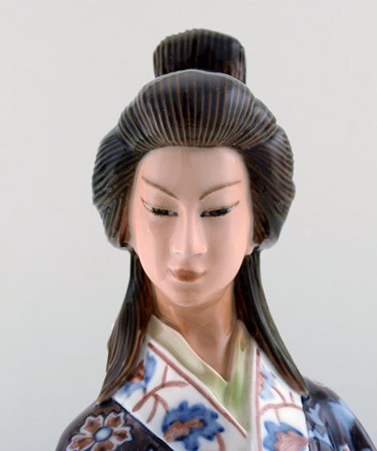 Dahl Jensen Porcelain Figurine, Japanese Woman, Model Number 1159 In Good Condition In Copenhagen, DK