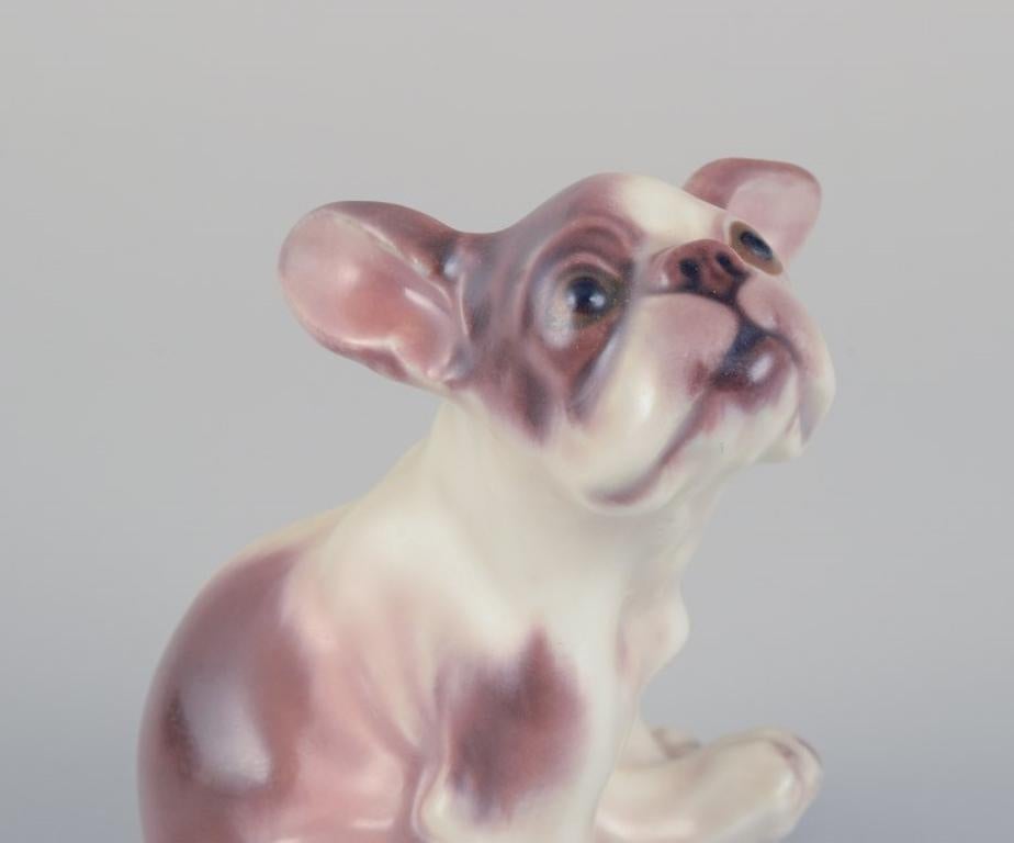 Dahl Jensen porcelain figurine of a French Bulldog. In Excellent Condition For Sale In Copenhagen, DK