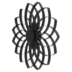 Lampada da parete in alluminio nero anodizzato Dahlia di JSPR