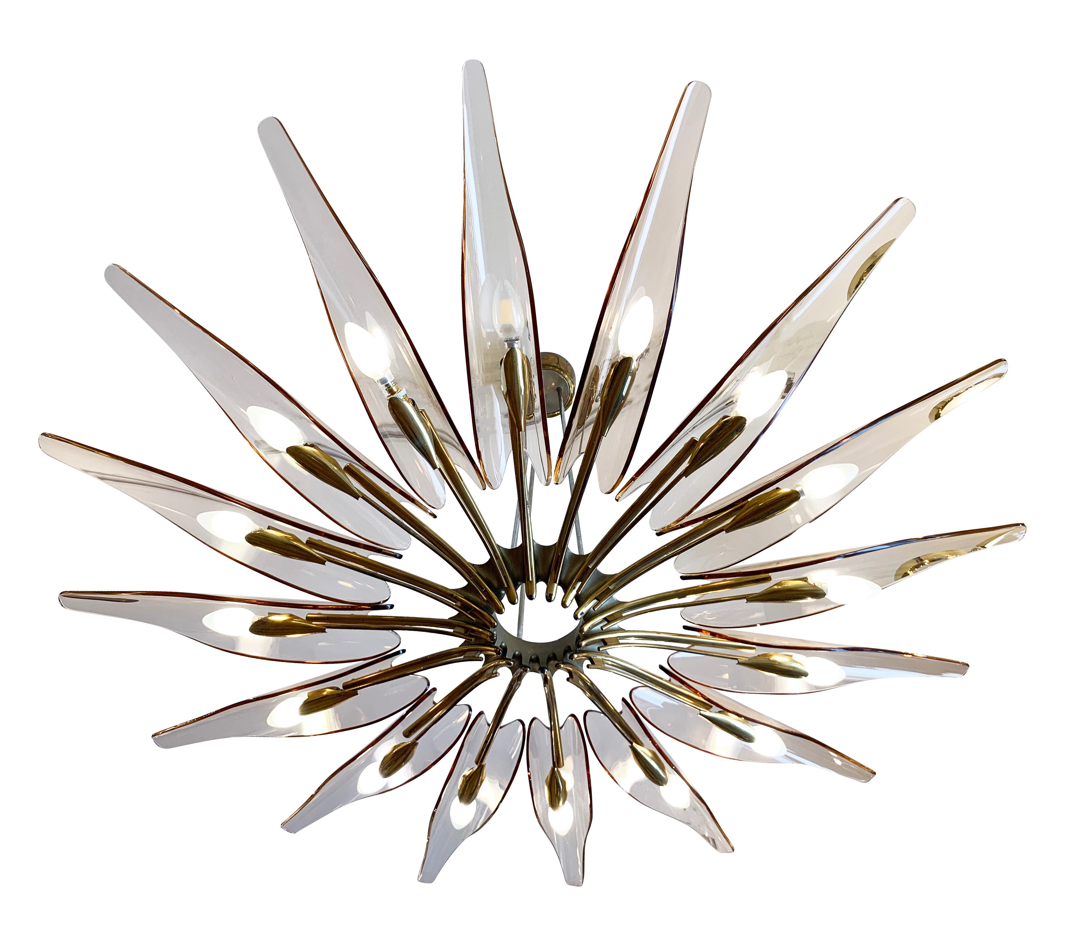 Dahlia Chandelier by Max Ingrand for Fontana Arte In Good Condition For Sale In New York, NY