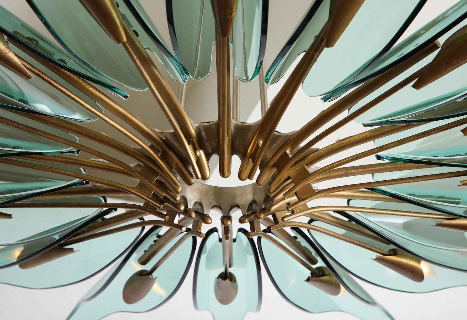 “Dahlia” Chandelier by Max Ingrand for Fontana Arte In Good Condition For Sale In New York, NY