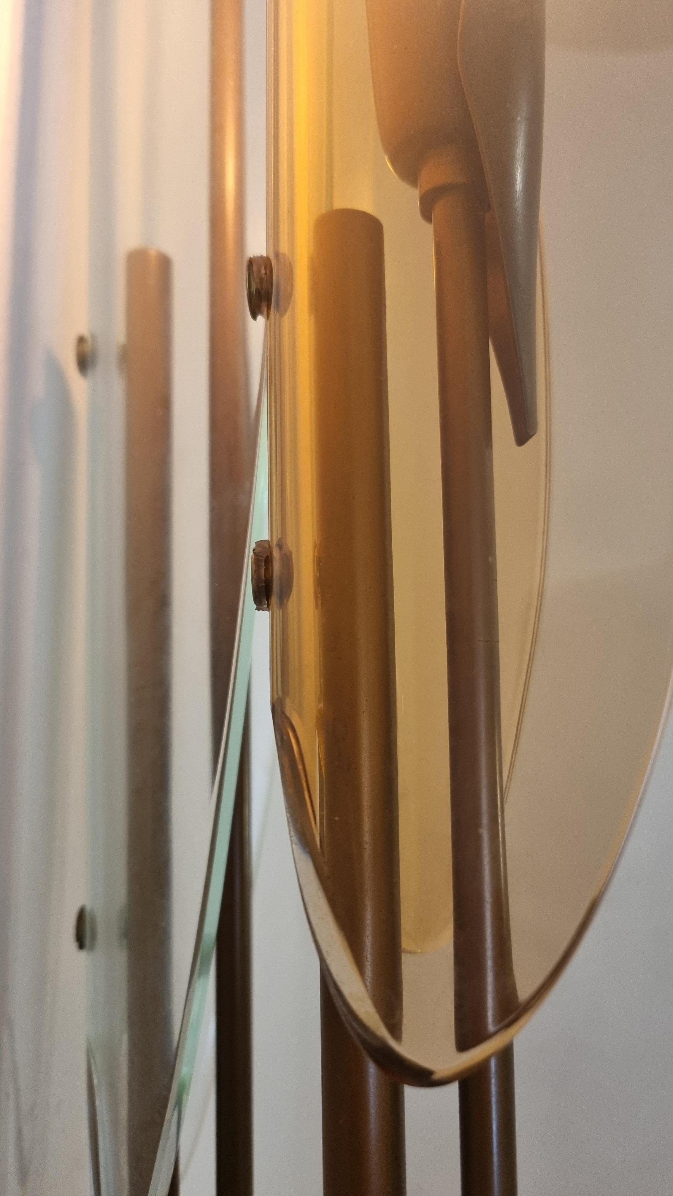 Dahlia mod 1461 wall sconce designed by Max Ingrand for Fontana Arte 1955 In condizioni buone in vendita a Arezzo, Italy