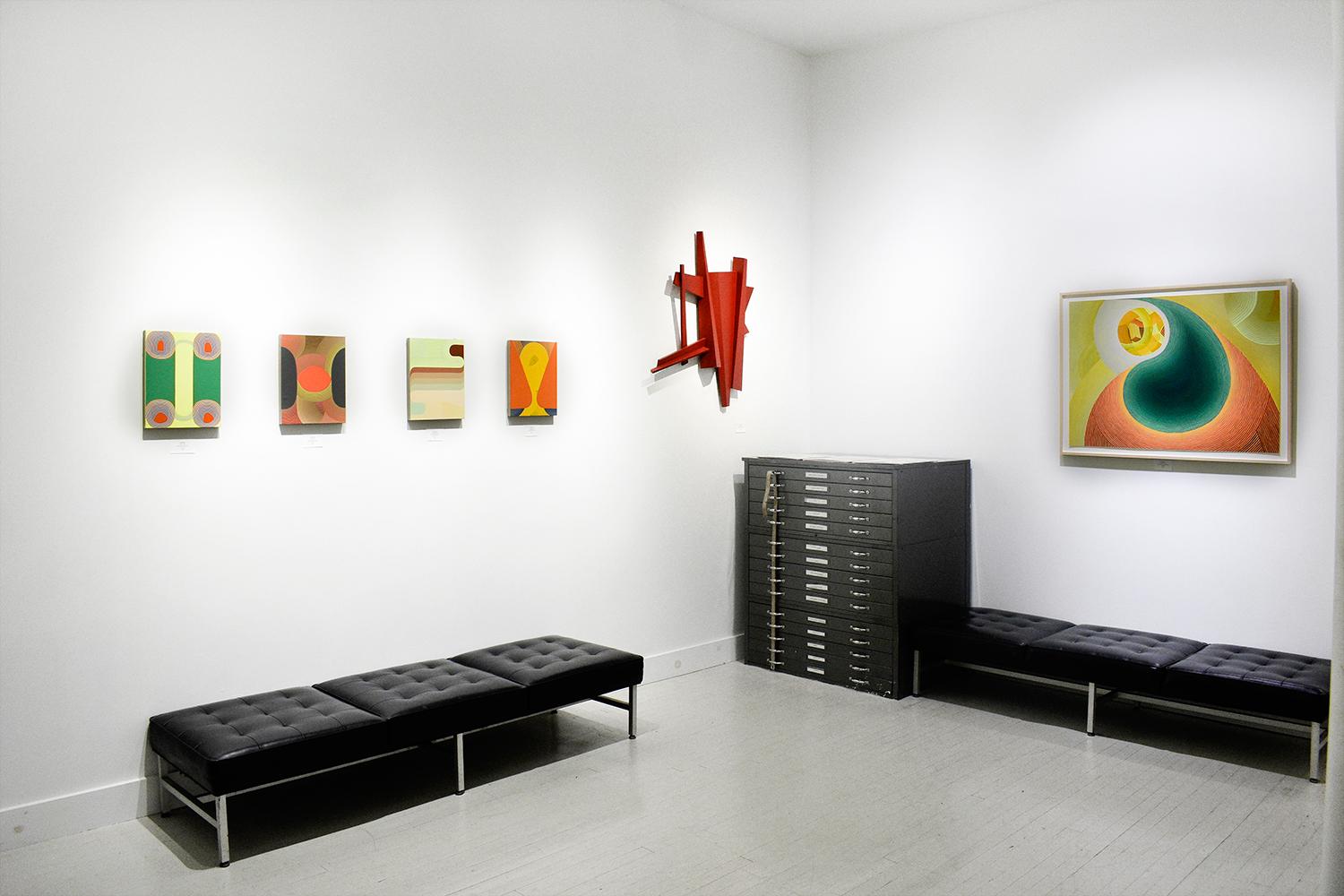 Descendant du cubiste (sculpture murale abstraite rouge profond bordeaux minimaliste) en vente 1