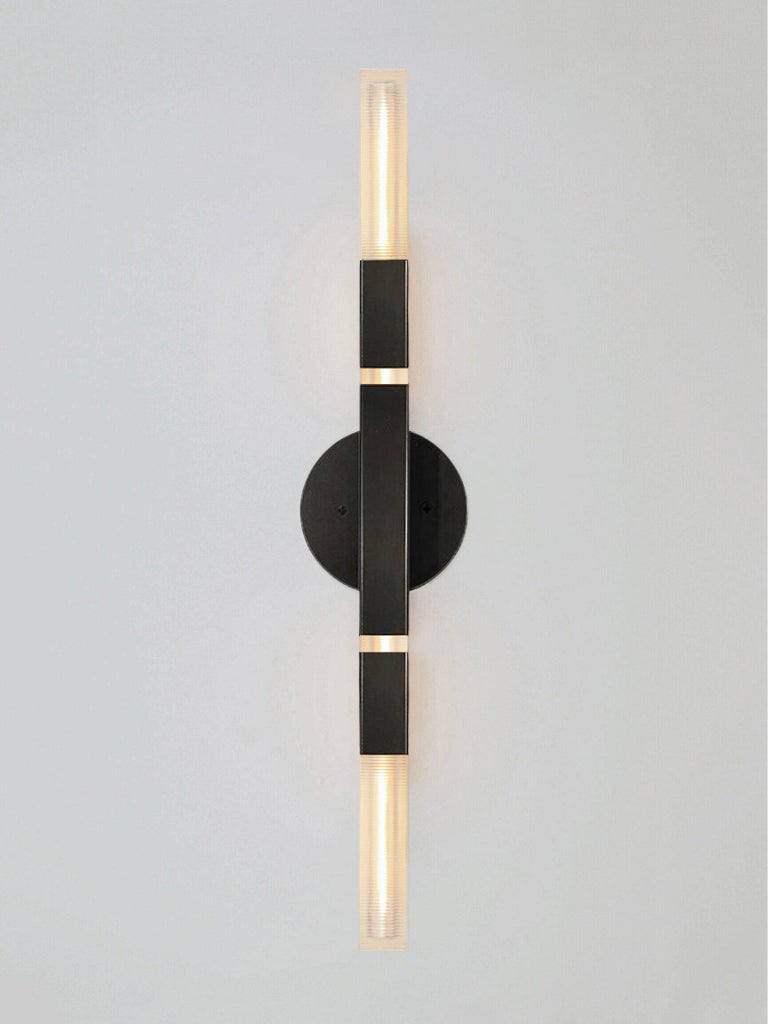 Daikon Studio | POST | Banded Duo Sconce 

The Banded Duo Sconce celebrates the poetic dialogue between light and form to create a fixture that leans into the timeless and iconic. Meticulously crafted by hand in our studios. Horizontal or vertical