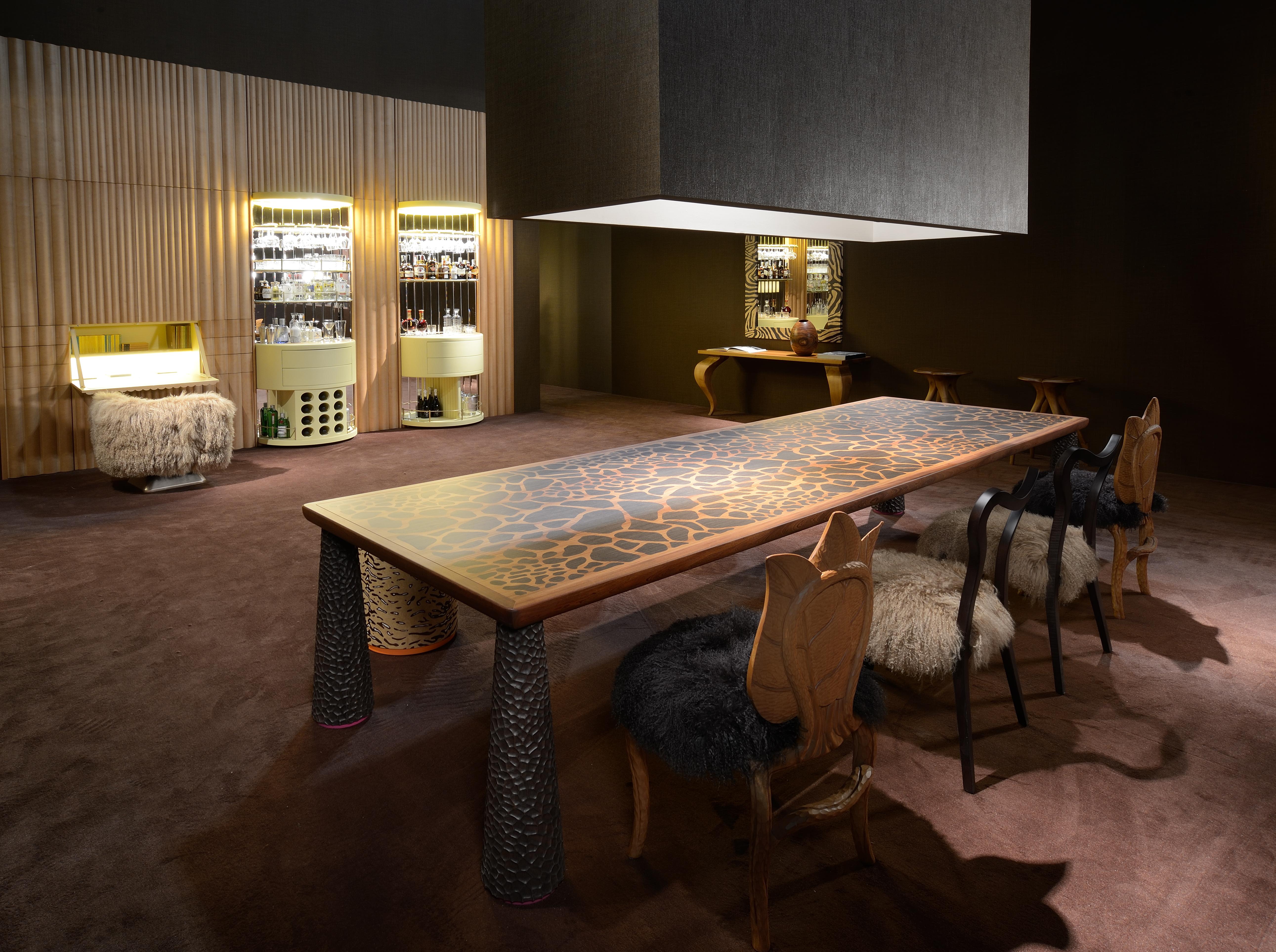 DAINA Sedia da pranzo in pelliccia d'agnello Tibet in noce massiccio di Nigel Coates In condizioni Nuovo in vendita a Lentate sul Seveso, Monza e Brianza