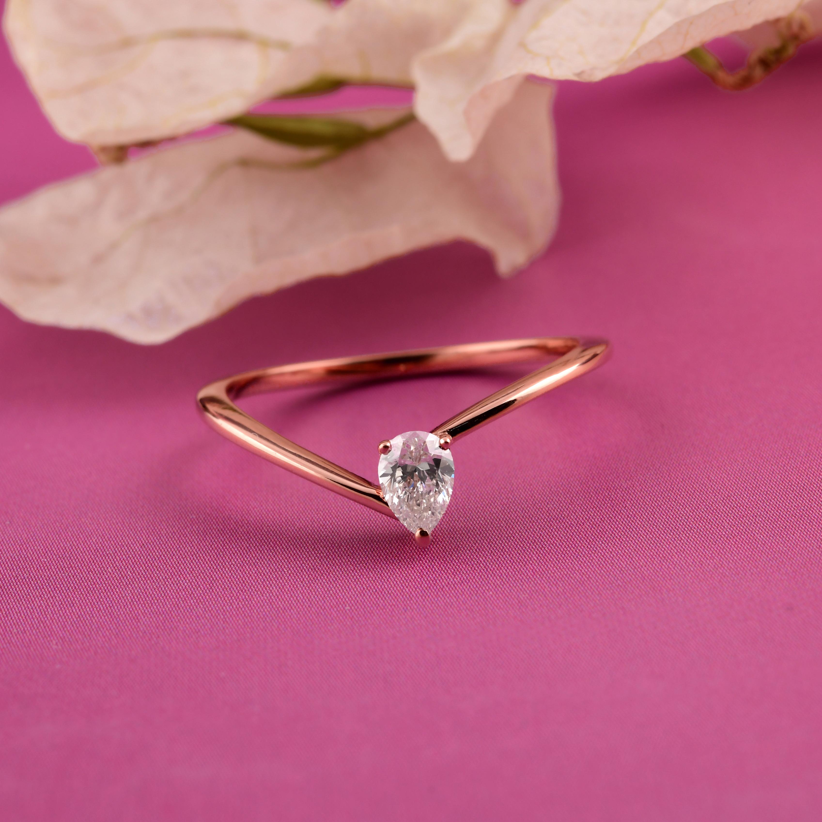 Im Angebot: Zierlicher 0,24 Karat Diamant im Birnenschliff 14 Karat Roségold Versprechensring für Frauen () 8