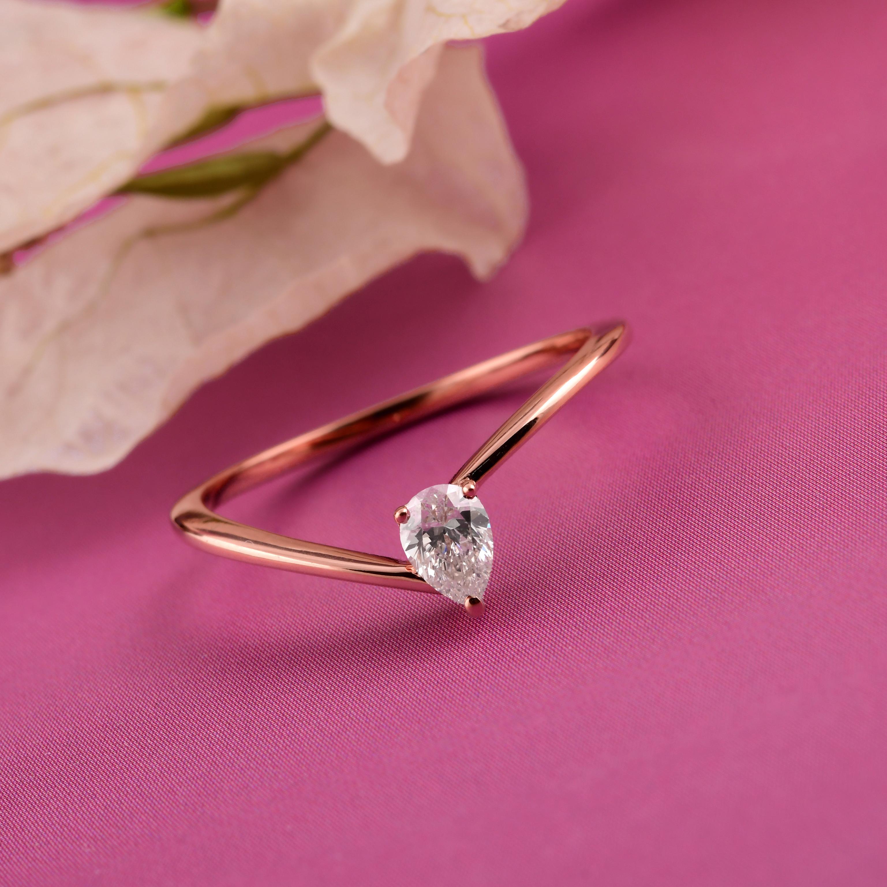 Im Angebot: Zierlicher 0,24 Karat Diamant im Birnenschliff 18 Karat Roségold Versprechensring für Frauen () 4