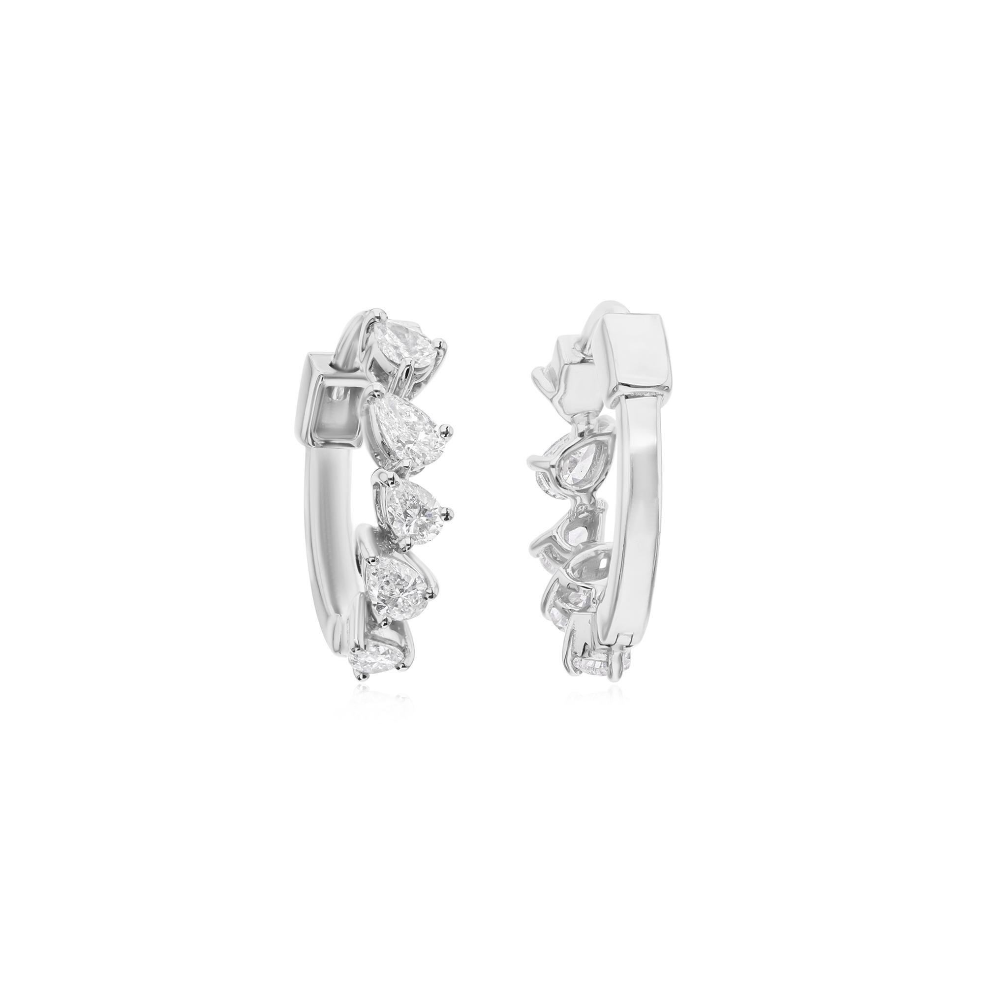 Delicados pendientes de aro abrazador con diamantes talla pera SI/HI de 0,48 qt y oro blanco de 18 quilates en Nuevo estado para la venta en Diera, Dubai