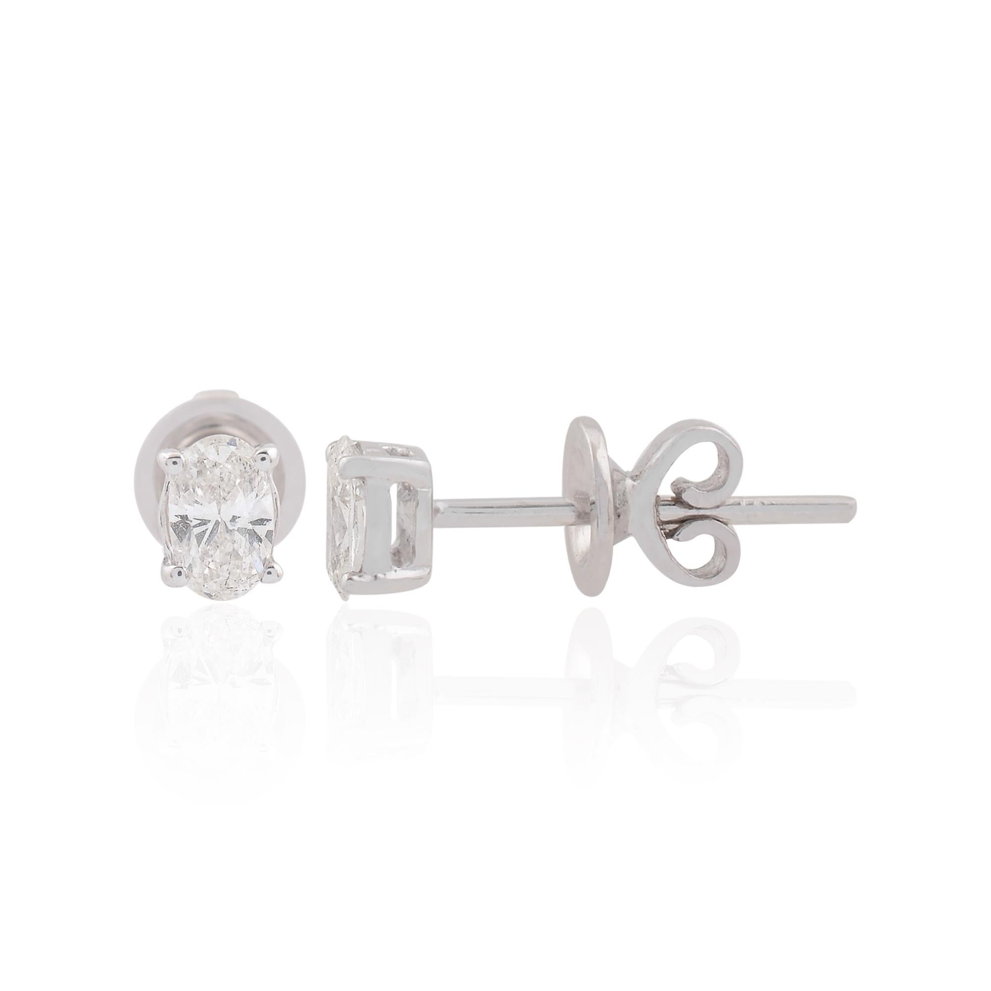 Code de l'article :- SEE-1508H
Poids brut :- 1.35 gm
Or blanc massif 18k Poids :- 1.25 gm
Poids du diamant :- 0,49 carat  ( DIAMANT MOYEN DE PURETÉ SI1-SI2 ET DE COULEUR H-I )
Taille des boucles d'oreilles :- 6x4 mm environ.

Cadeau de fiançailles,