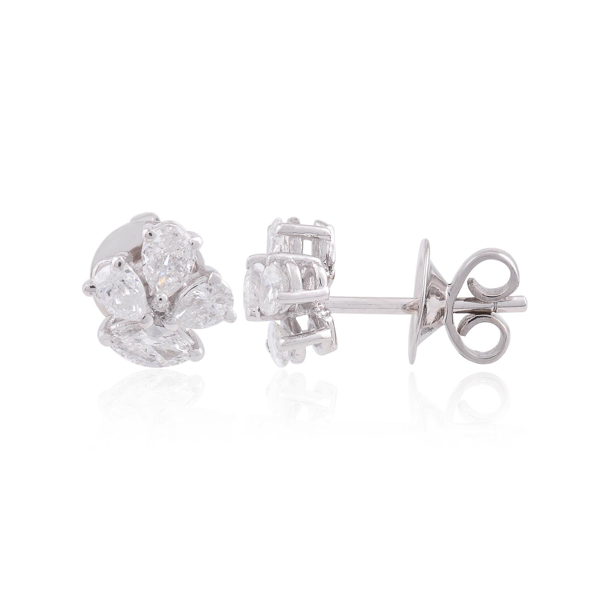 Zierliche 1 Karat Diamant Cluster Blume Ohrstecker Geschenk in 18k Weißgold im Zustand „Neu“ im Angebot in Diera, Dubai