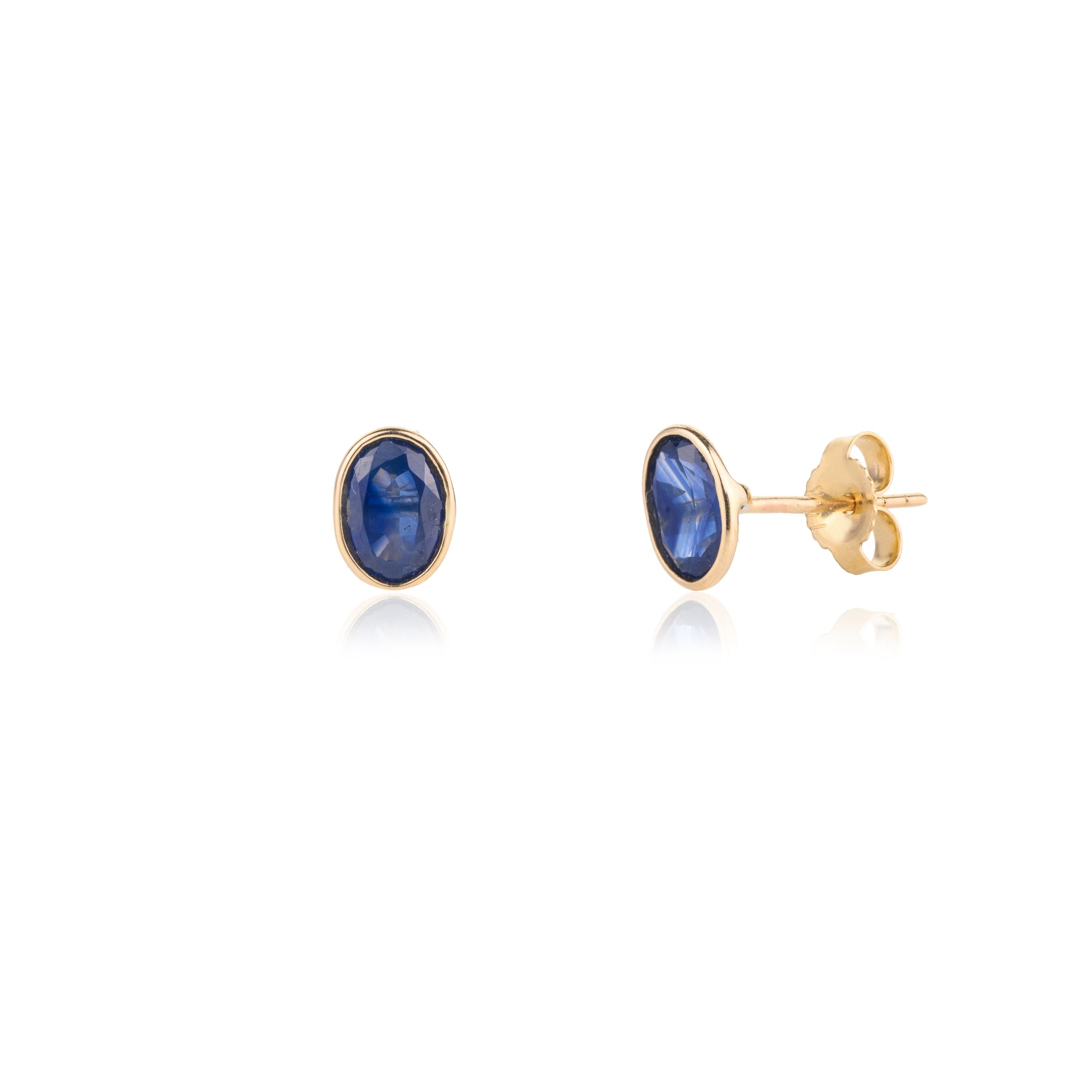 Modern Dainty 1.34 Carat Bezel Set Blue Sapphire 14k Yellow Gold Stud Earrings Gift For Sale