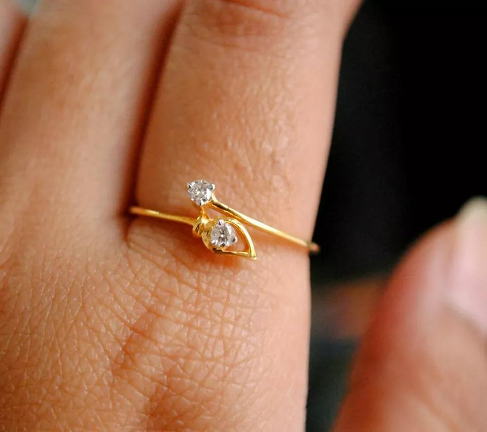 Dainty 14k Solid Yellow Gold Diamond Cross Over Leaf Ring In New Condition For Sale In Chicago, IL