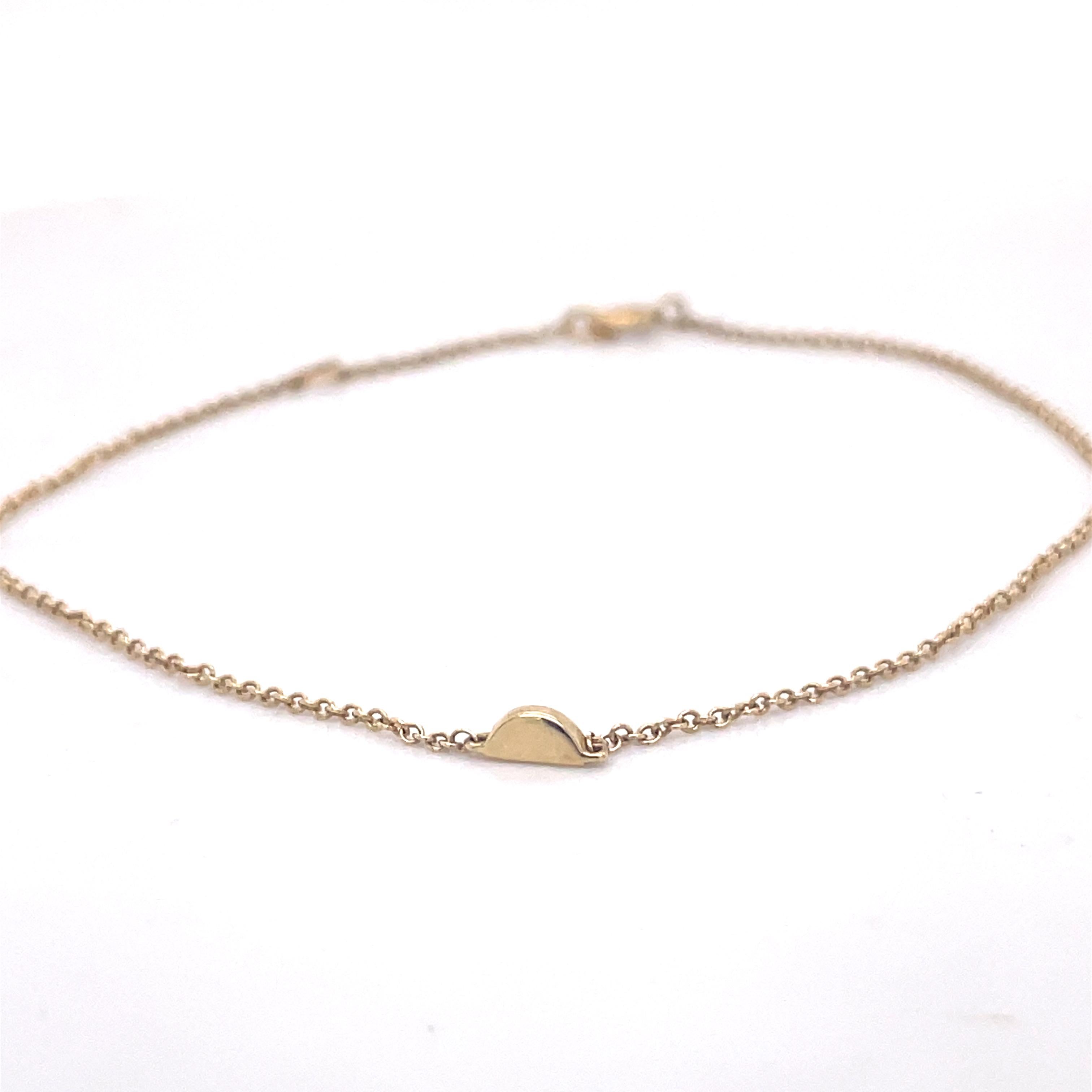 Dainty 14K Yellow Gold Bracelet, Half circle gold Pendant Delicat chain bracelet For Sale 3