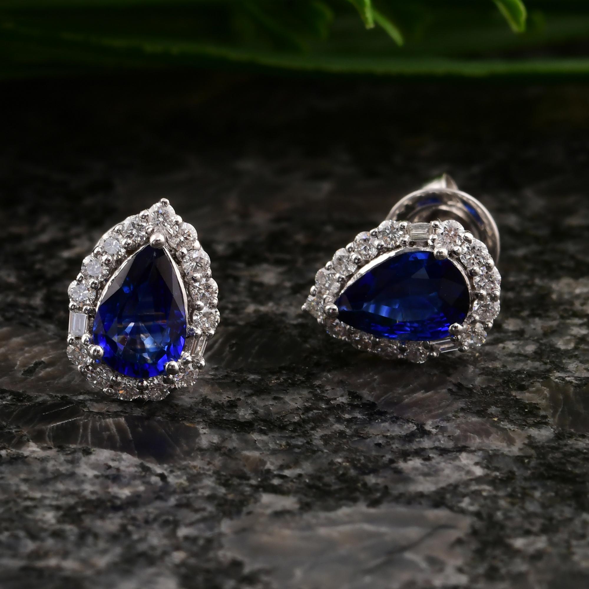 Art déco Dainty 1.75ct Pear Cut Blue Sapphire Diamond Halo Stud Ears Or blanc 18k en vente