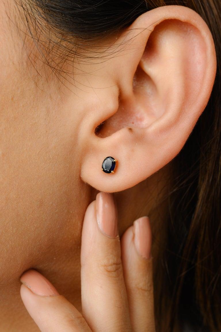 Bague et boucles d'oreilles en or jaune 18 carats avec pendentif en saphir bleu véritable en vente 7