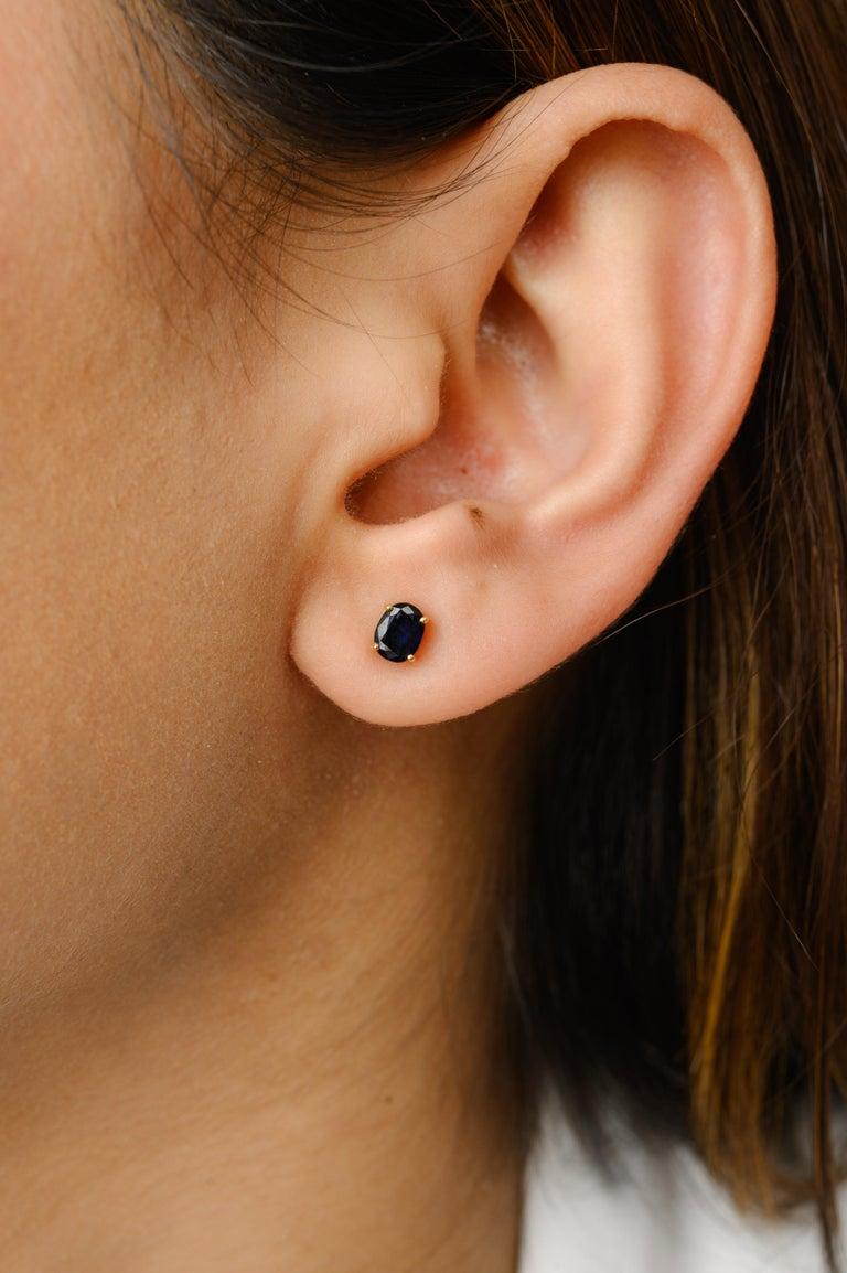 Bague et boucles d'oreilles en or jaune 18 carats avec pendentif en saphir bleu véritable en vente 9