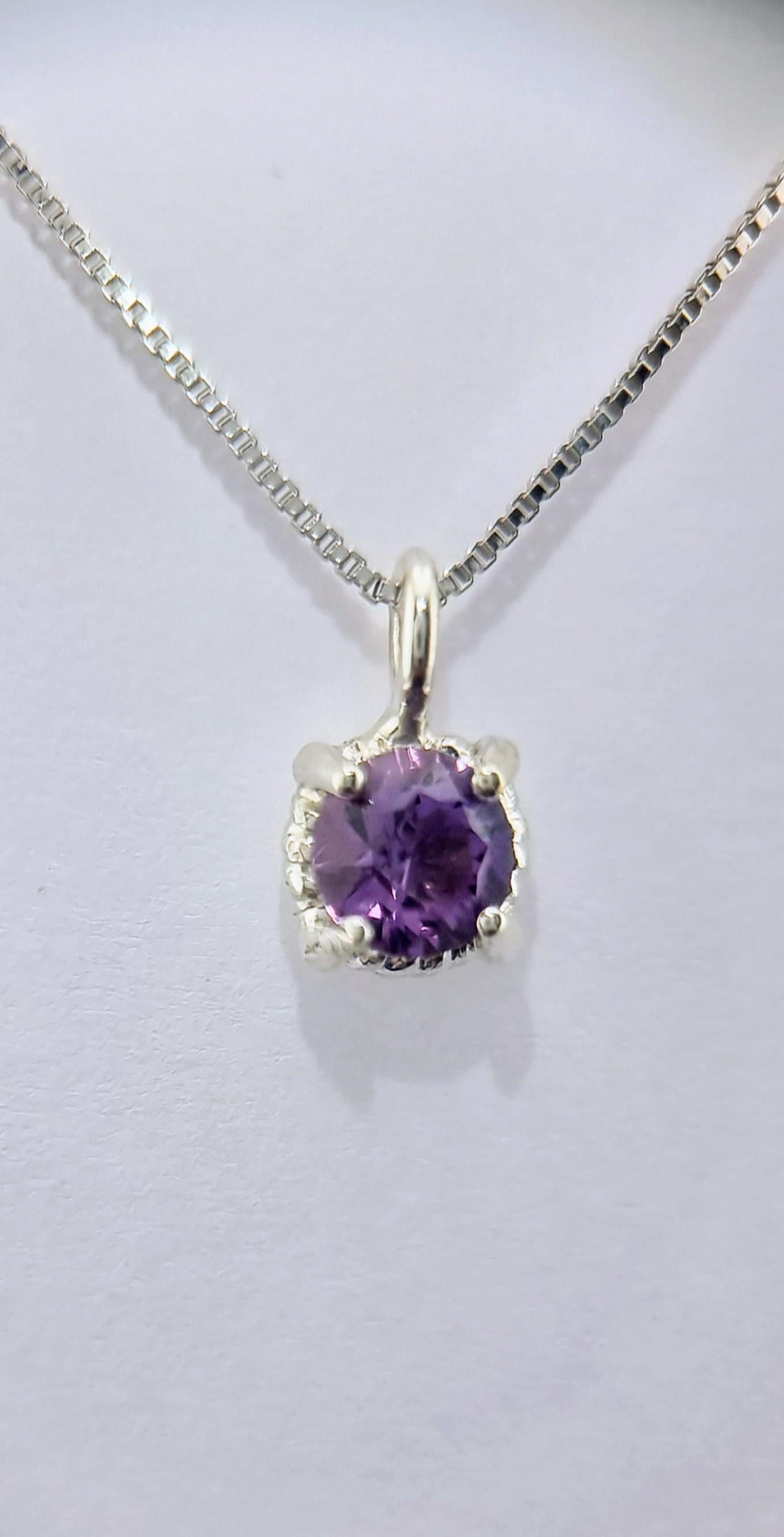 Magnifique pendentif améthyste ronde torsadée de 6 mm en argent sterling avec chaîne italienne Pour femmes en vente