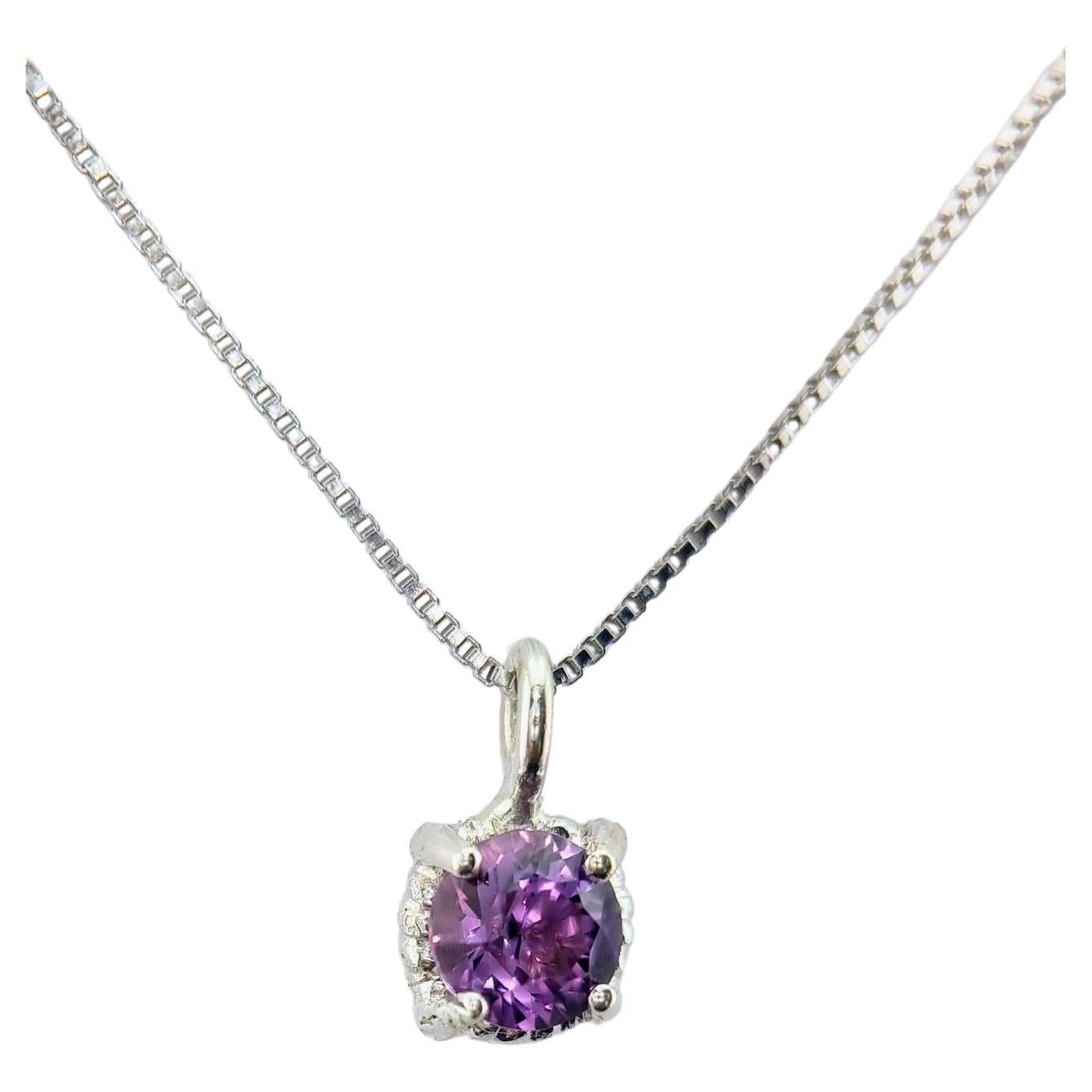 Magnifique pendentif améthyste ronde torsadée de 6 mm en argent sterling avec chaîne italienne en vente