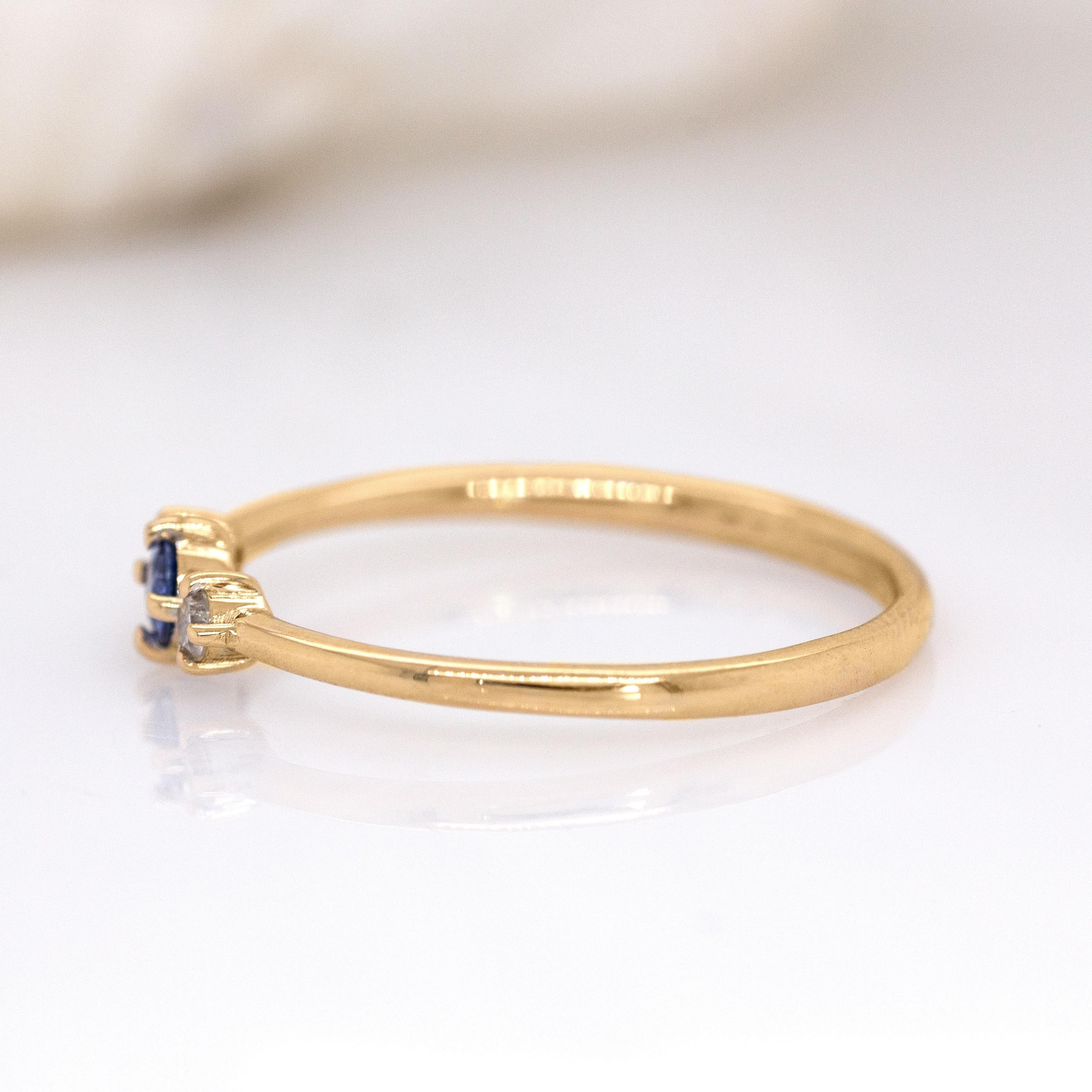 Zierliche AAA Ceylon Blue Sapphire Ring: 14K massivem Gold, natürliche Diamant Akzente Damen im Angebot