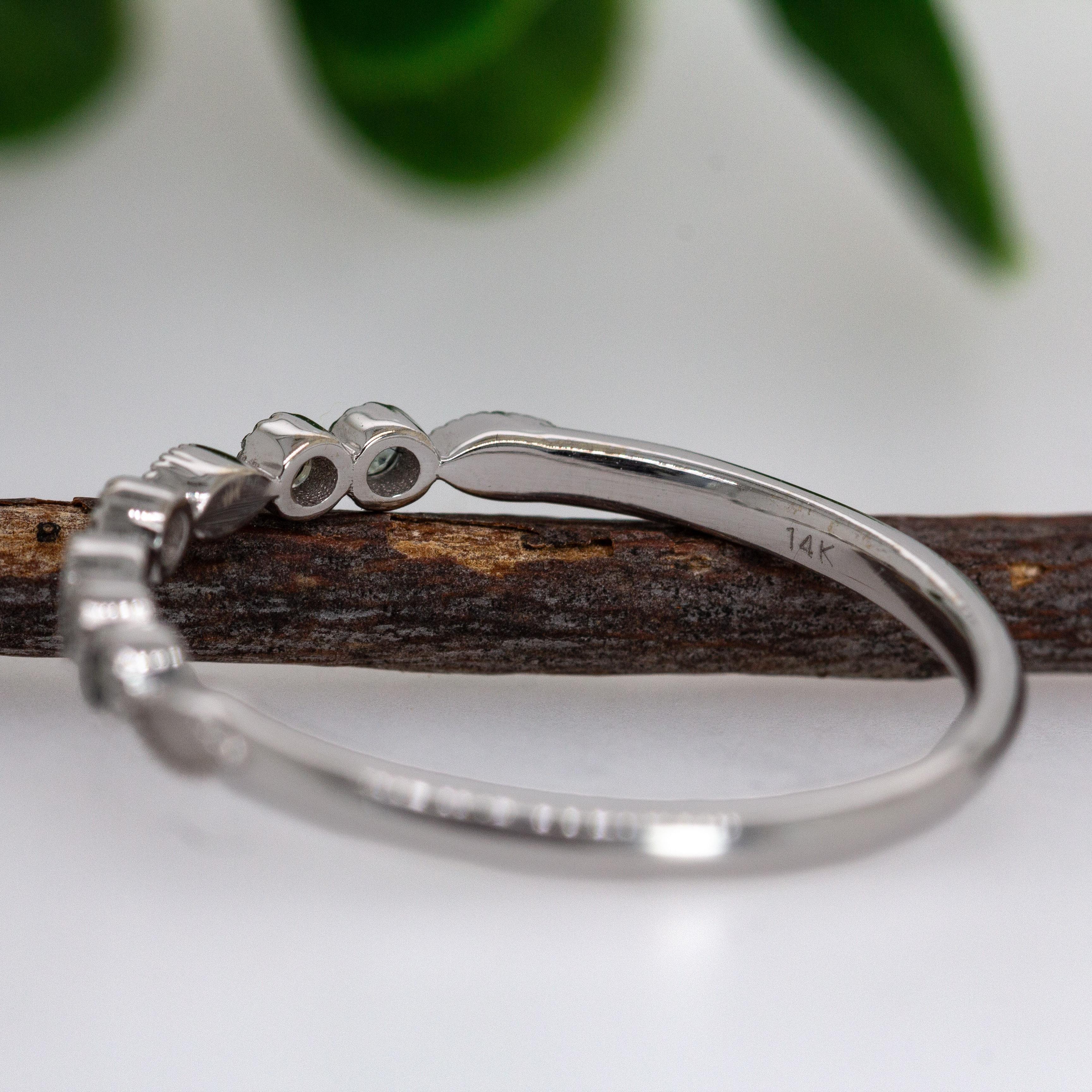 Dainty Alexandrite Band with Milgrain Details in Solid 14K White Gold  RD 2mm In condizioni Nuovo in vendita a Columbus, OH