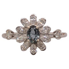 Dainty Alexandrite avec accents de diamants naturels en or massif 14 carats  OV 6x4mm