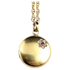 Dainty Pendentif médaillon ancien en or 15 carats avec rubis et diamants, à fleurs 