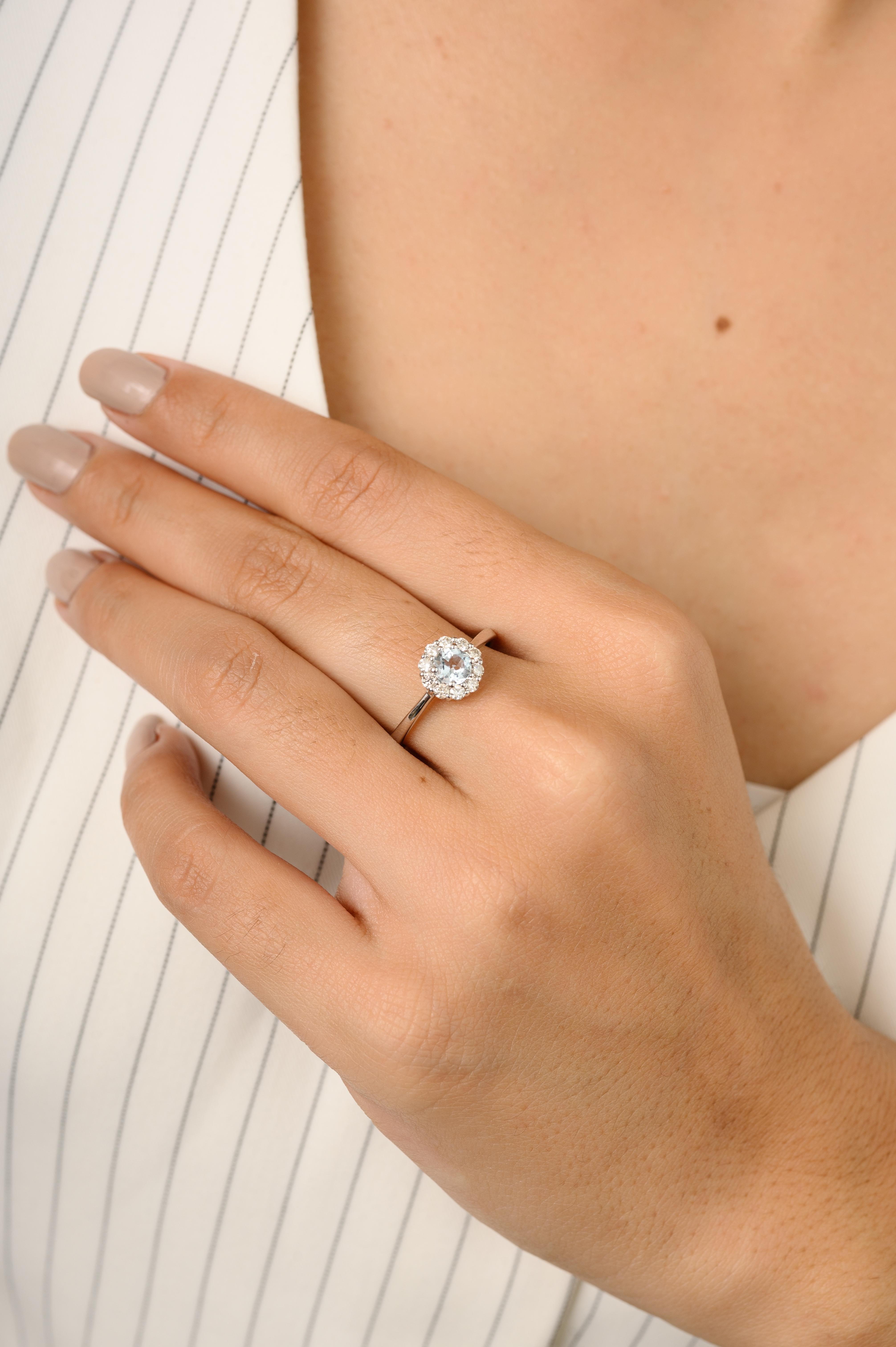 Im Angebot: Dainty Aquamarin Halo Diamantring Geschenk für Freundin aus 14k Weißgold mit Diamanten () 2