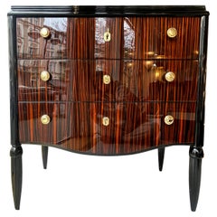 Dainty Art Deco chest of drawers