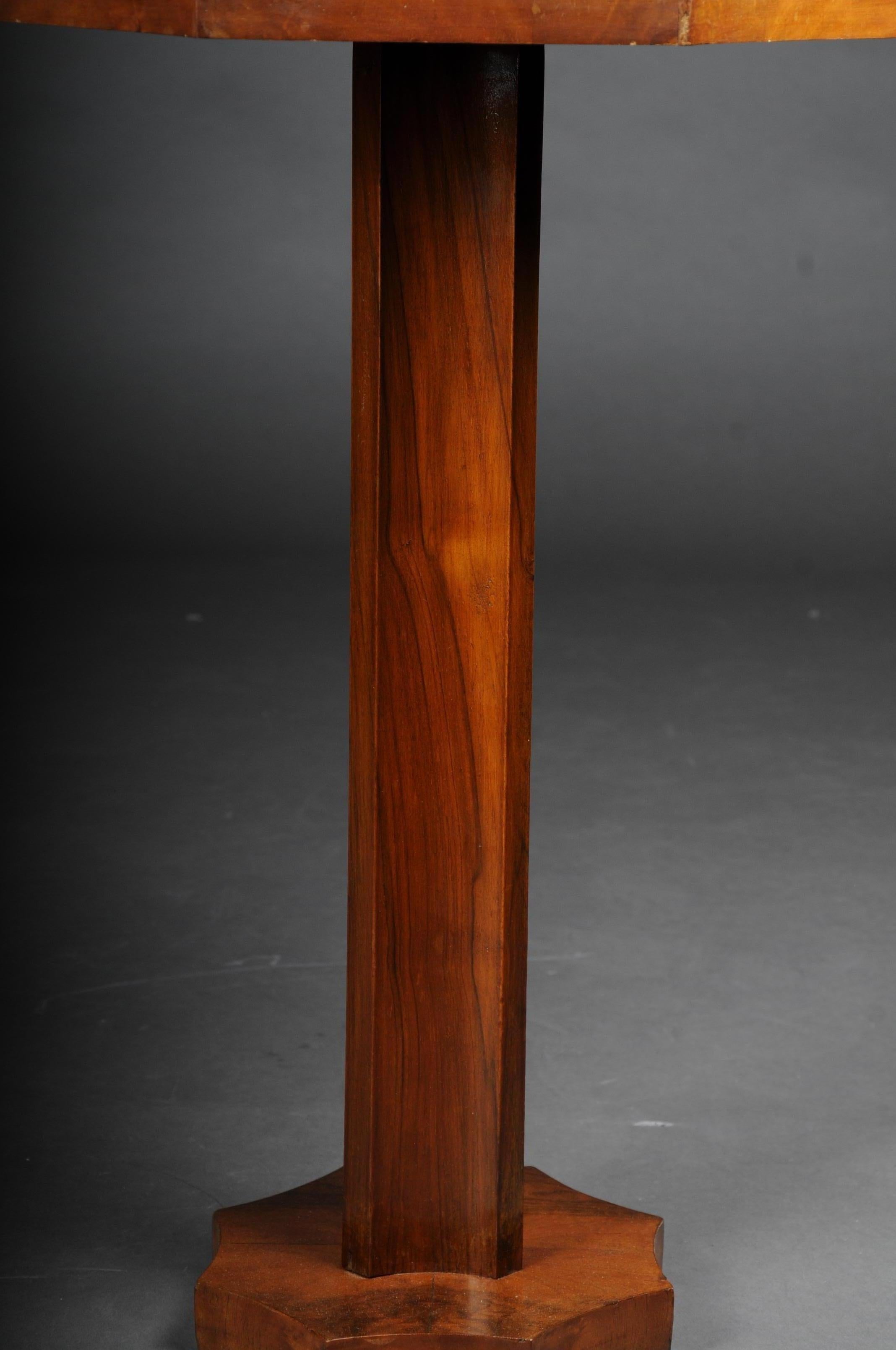 Dainty Art Deco Side Table Root Veneer Around 1930 In Good Condition In Berlin, DE