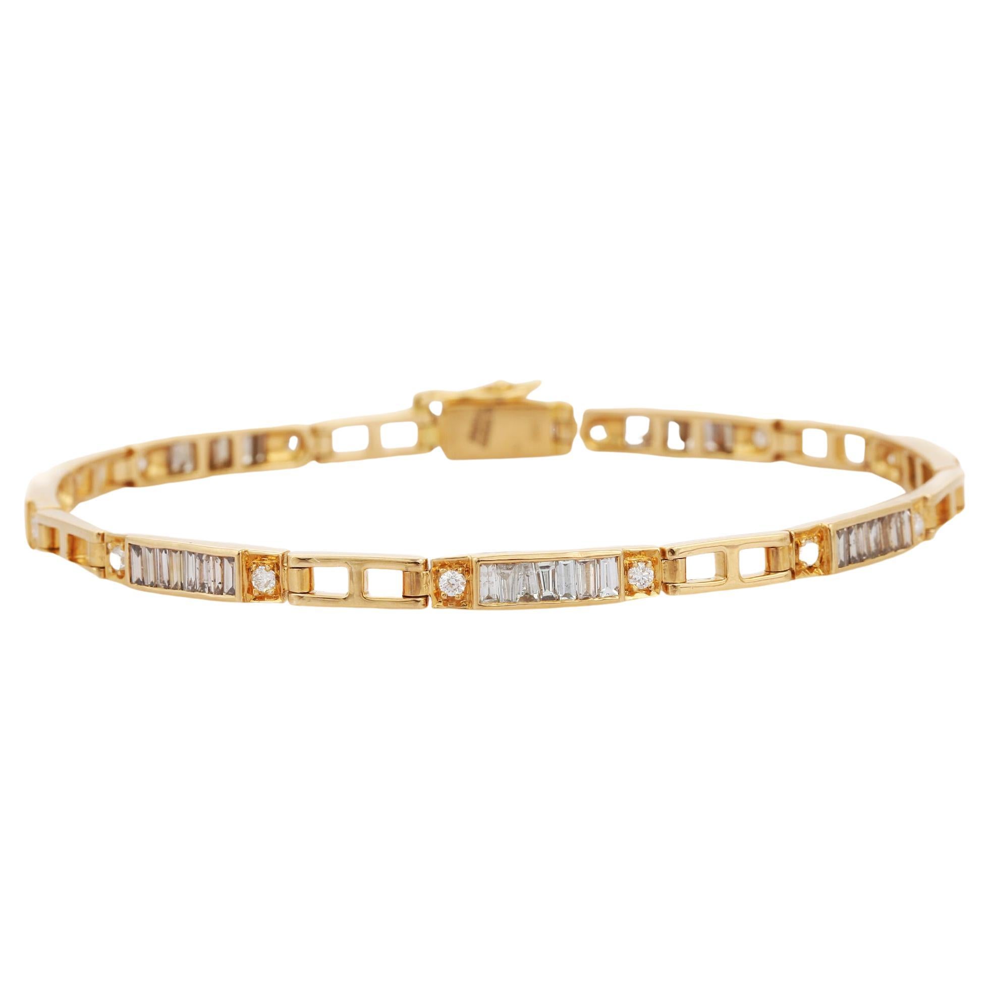 Dainty Baguette Cut Diamond Bracelet in 18K Yellow Gold 